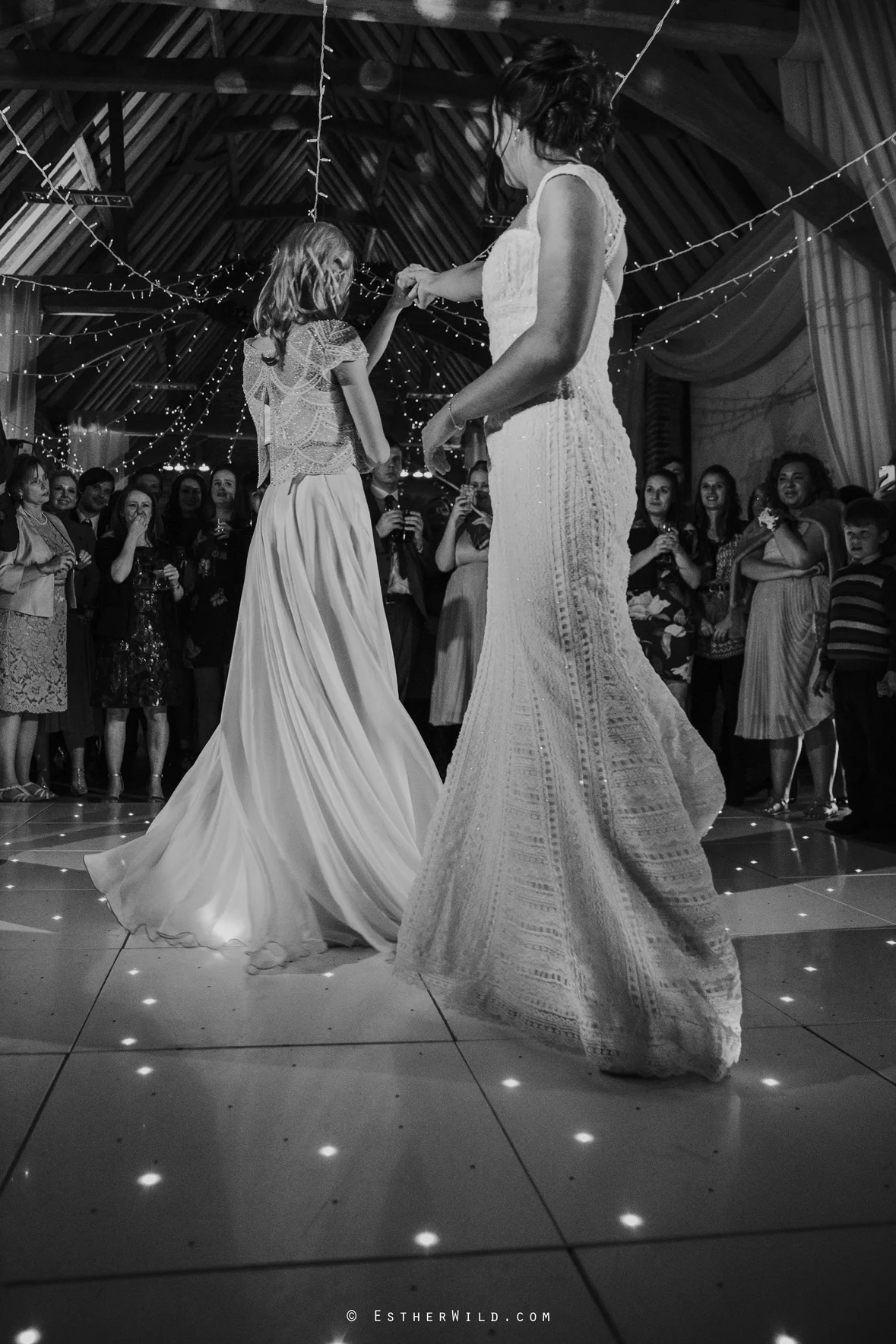 Elms_Barn_Weddings_Suffolk_Photographer_Copyright_Esther_Wild_IMG_3411-2.jpg