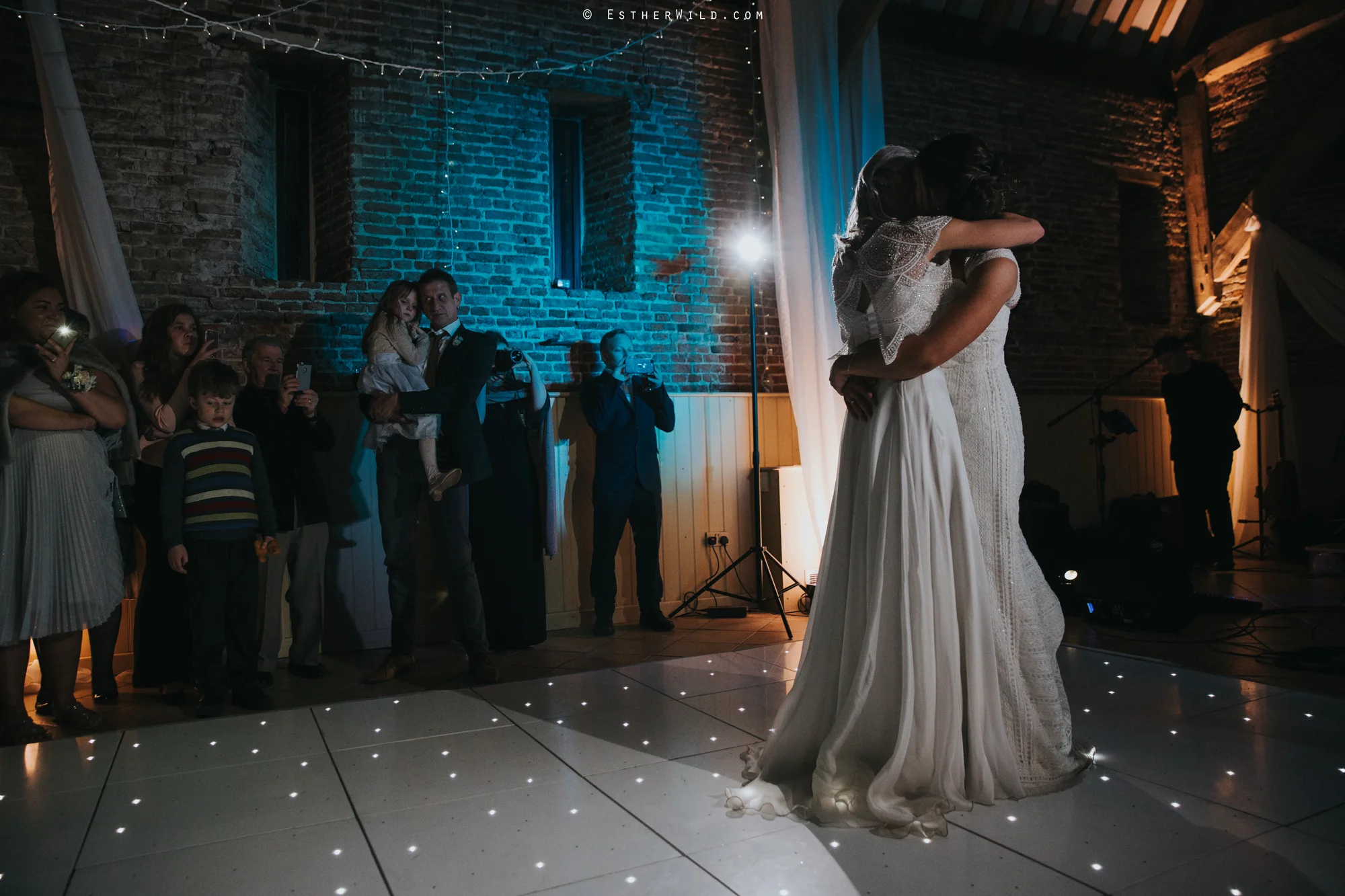 Elms_Barn_Weddings_Suffolk_Photographer_Copyright_Esther_Wild_IMG_3448.jpg