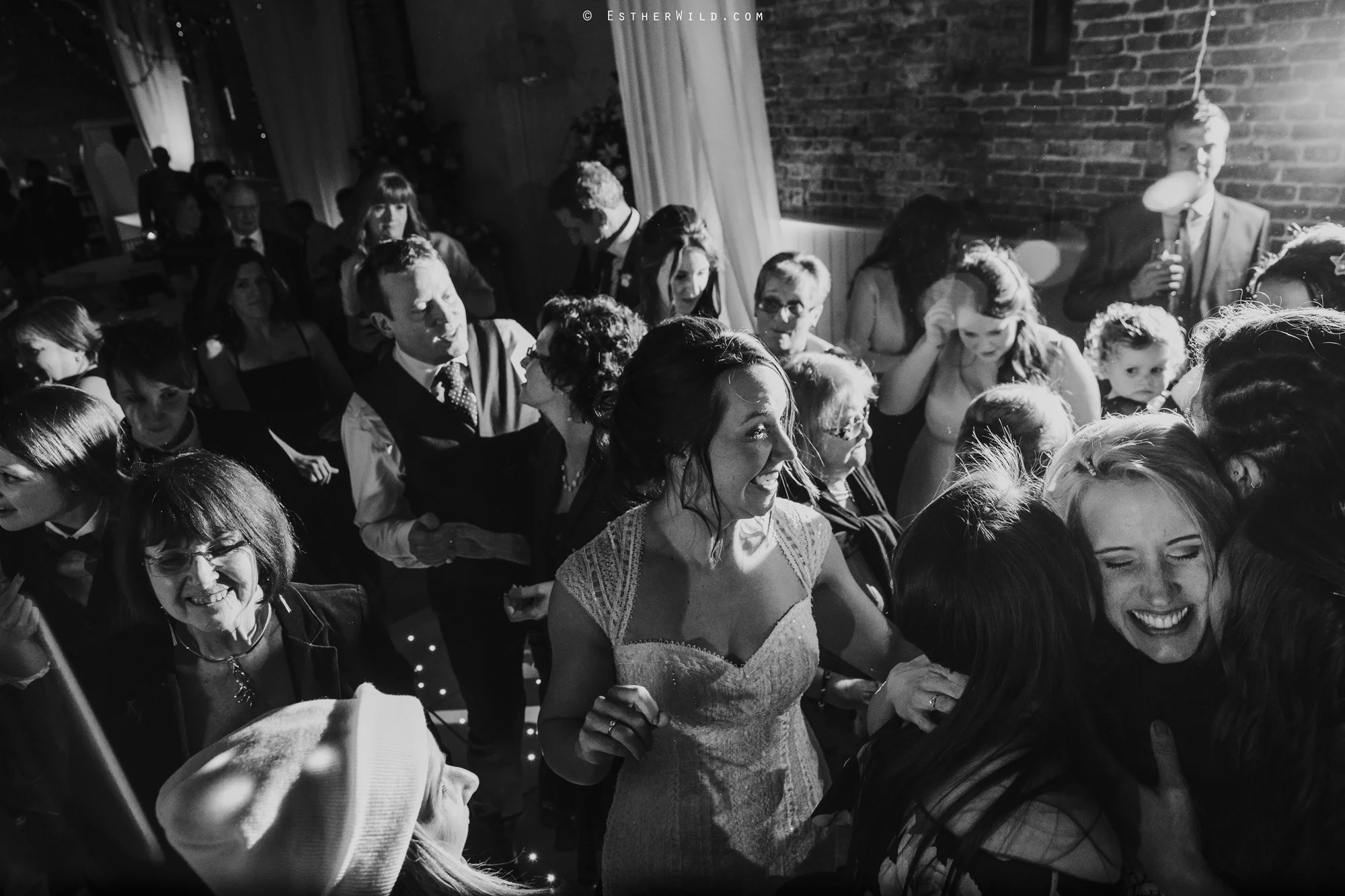 Elms_Barn_Weddings_Suffolk_Photographer_Copyright_Esther_Wild_IMG_3582-2.jpg