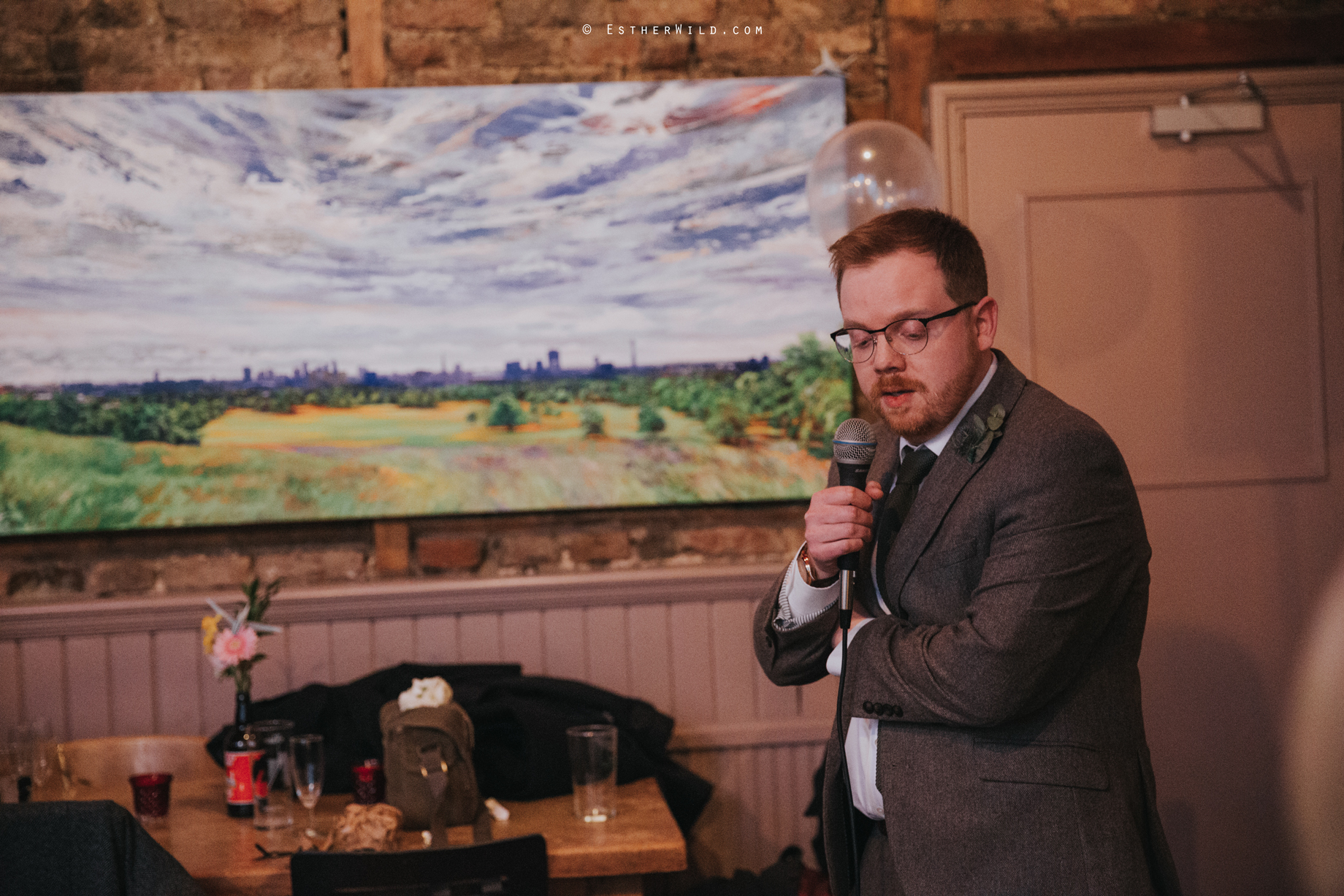 Islington_Town_Hall_Assembly_Hall_Council_Chamber_The_Star_Pub_London_Sacred_Wedding_Copyright_Esther_Wild_Photographer_IMG_1717.jpg