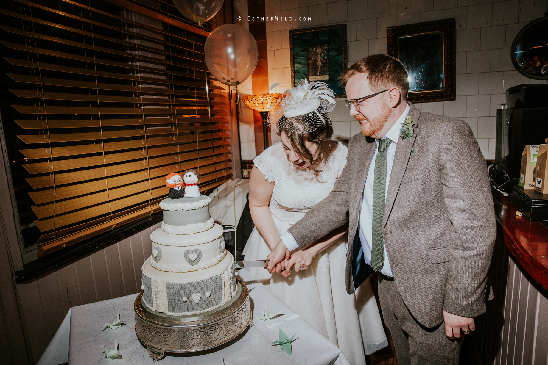 Islington_Town_Hall_Assembly_Hall_Council_Chamber_The_Star_Pub_London_Sacred_Wedding_Copyright_Esther_Wild_Photographer_IMG_2133.jpg