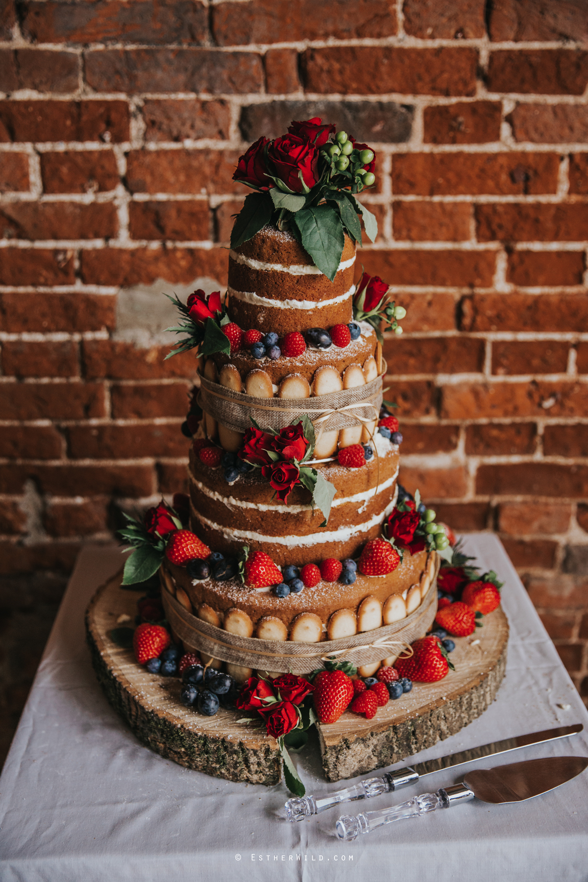 Glebe_Farm_Barn_Rustic_Norfolk_Wedding_Esther_Wild_Photographer_Copyright_IMG_1528.jpg