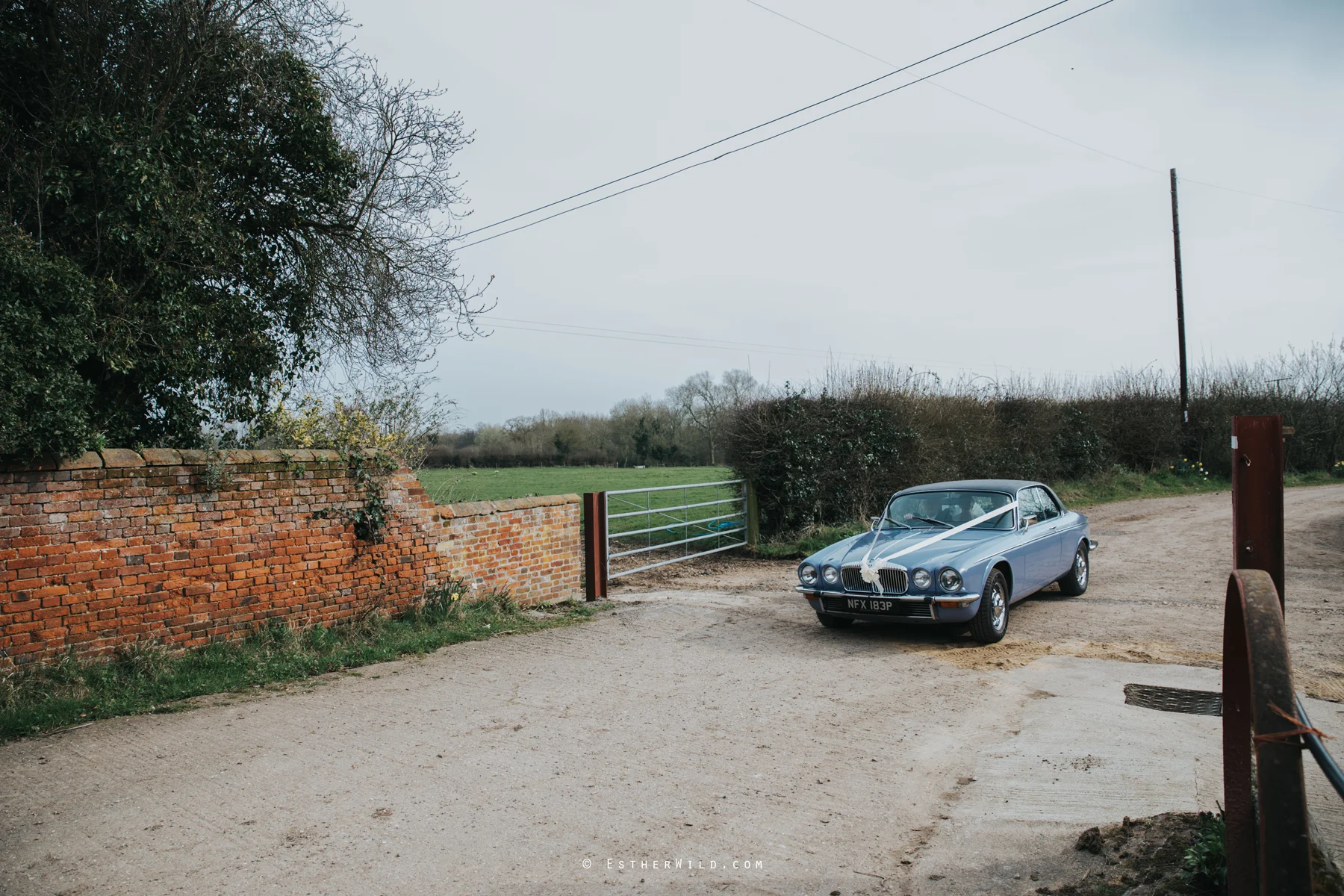 Glebe_Farm_Barn_Rustic_Norfolk_Wedding_Esther_Wild_Photographer_Copyright_IMG_1539.jpg