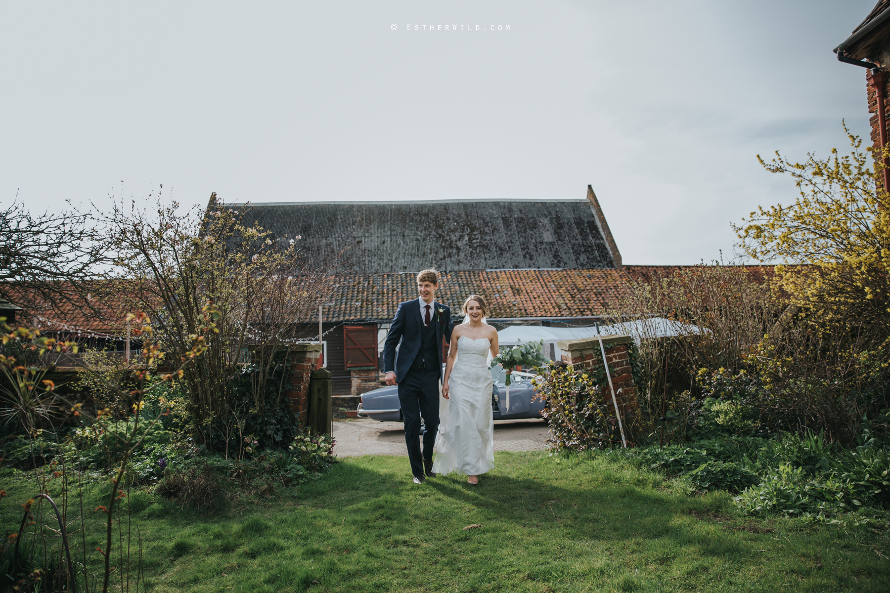 Glebe_Farm_Barn_Rustic_Norfolk_Wedding_Esther_Wild_Photographer_Copyright_IMG_1581.jpg