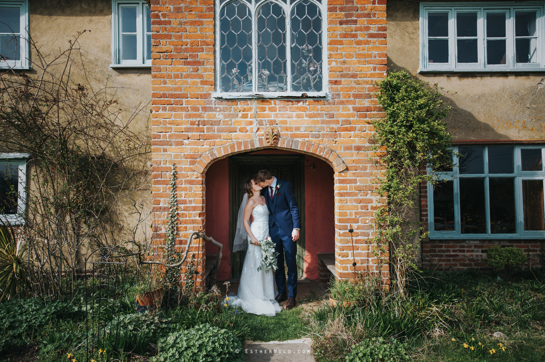 Glebe_Farm_Barn_Rustic_Norfolk_Wedding_Esther_Wild_Photographer_Copyright_IMG_1592.jpg