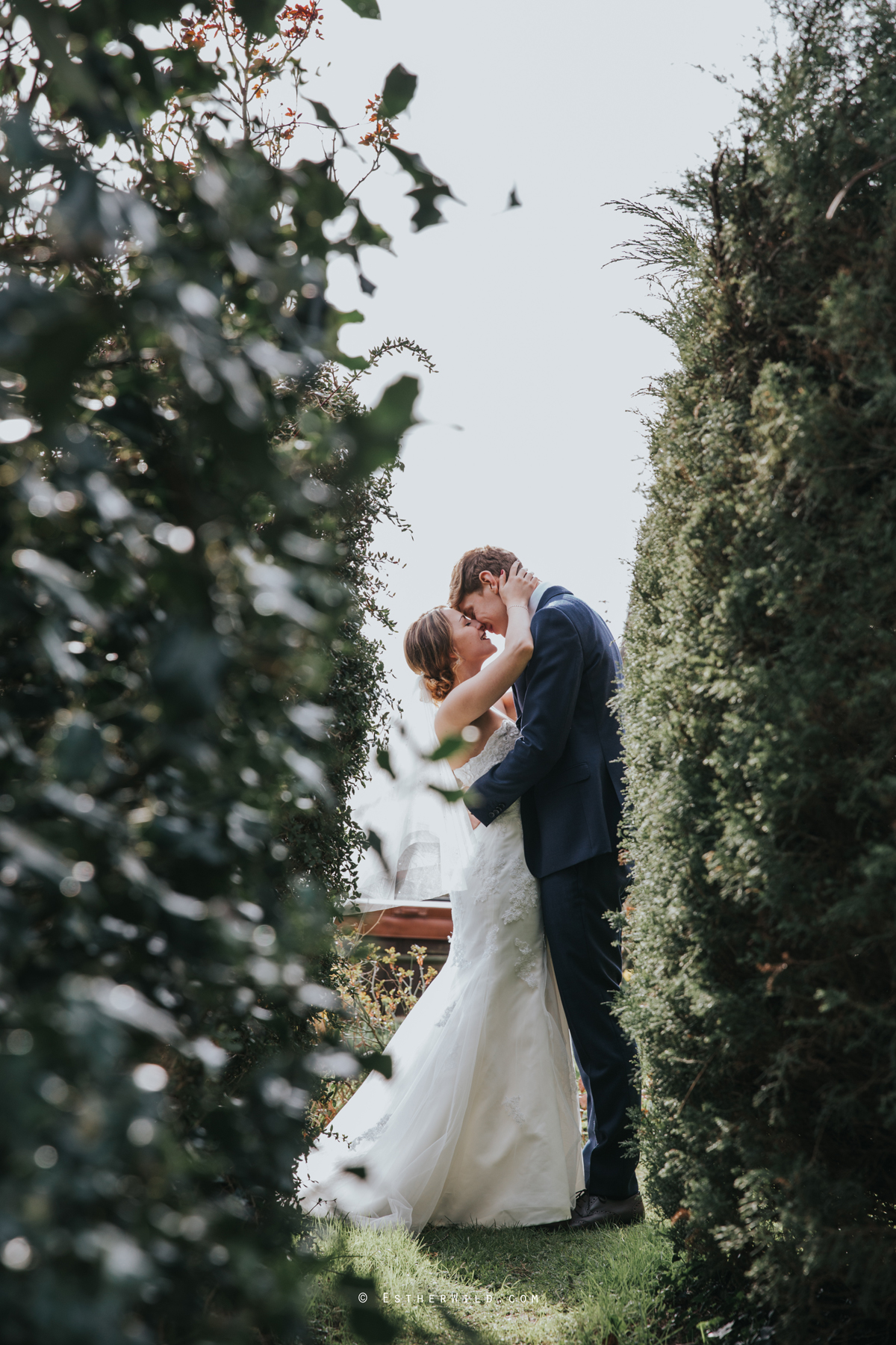 Glebe_Farm_Barn_Rustic_Norfolk_Wedding_Esther_Wild_Photographer_Copyright_IMG_1633.jpg