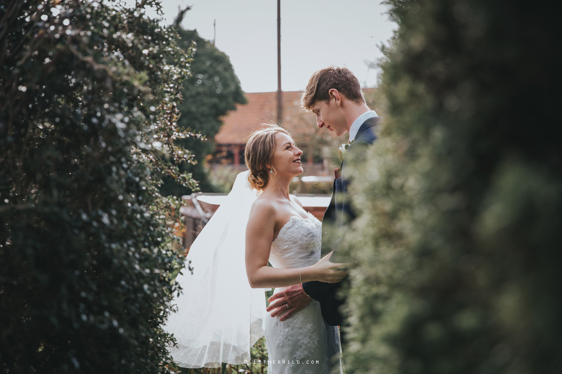 Glebe_Farm_Barn_Rustic_Norfolk_Wedding_Esther_Wild_Photographer_Copyright_IMG_1639.jpg