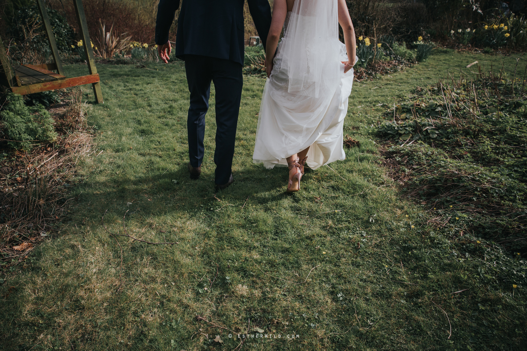 Glebe_Farm_Barn_Rustic_Norfolk_Wedding_Esther_Wild_Photographer_Copyright_IMG_1647.jpg