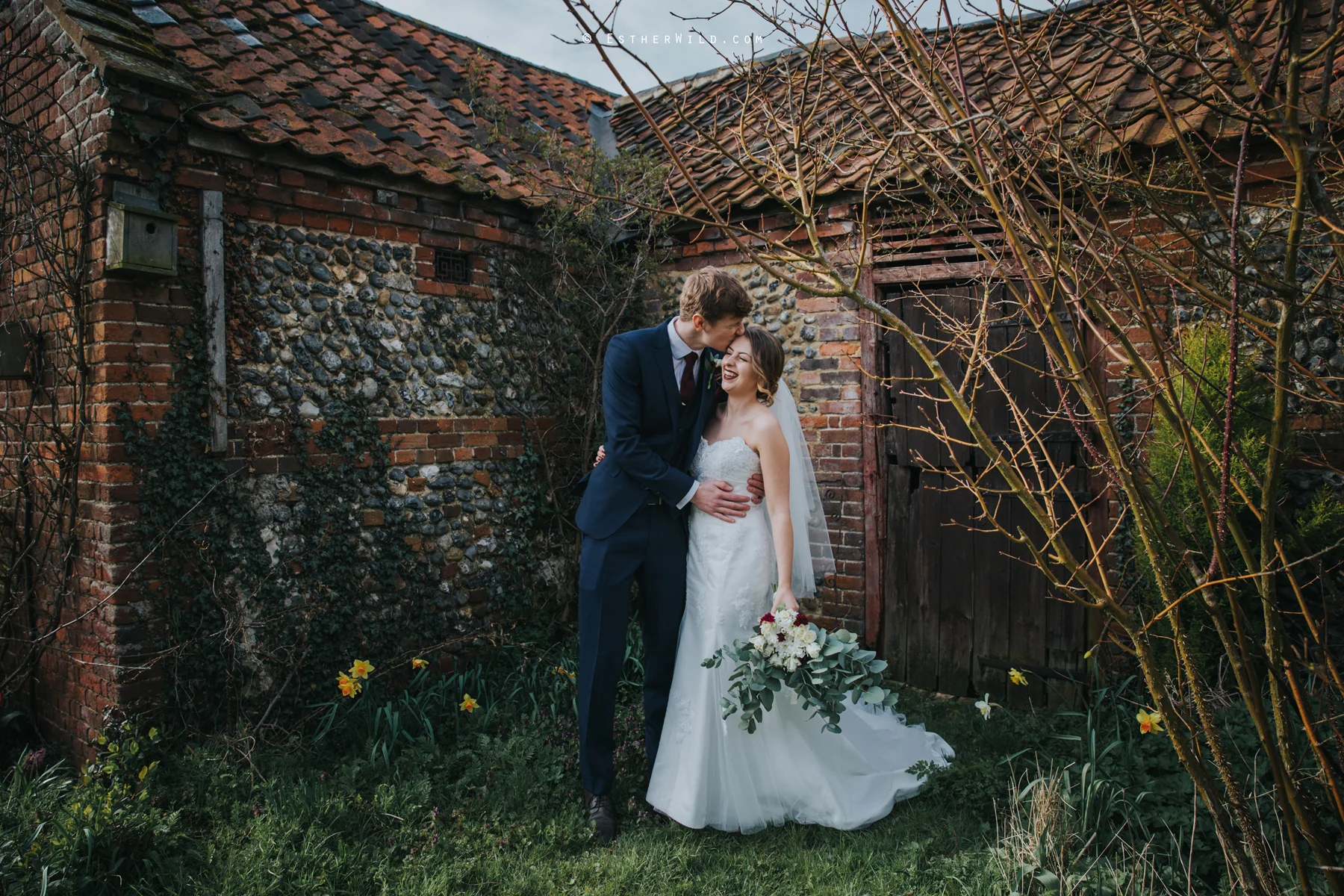 Glebe_Farm_Barn_Rustic_Norfolk_Wedding_Esther_Wild_Photographer_Copyright_IMG_1661.jpg