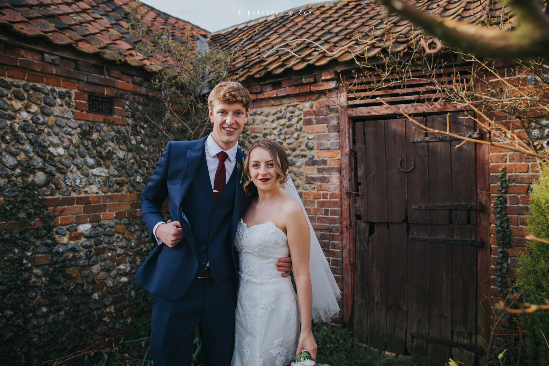 Glebe_Farm_Barn_Rustic_Norfolk_Wedding_Esther_Wild_Photographer_Copyright_IMG_1670.jpg