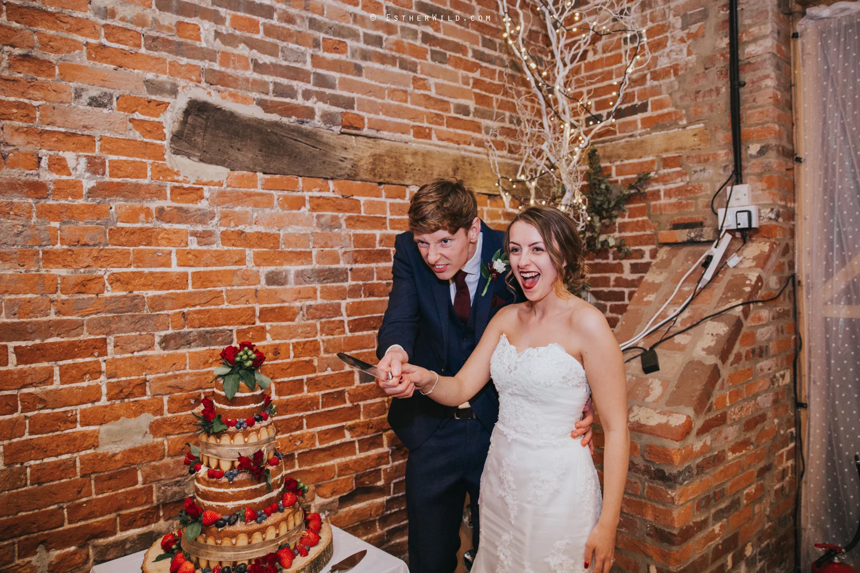Glebe_Farm_Barn_Rustic_Norfolk_Wedding_Esther_Wild_Photographer_Copyright_IMG_2777.jpg