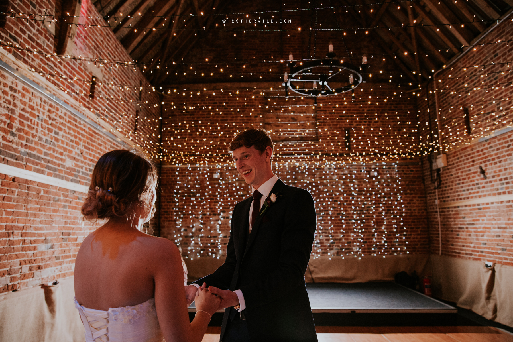 Glebe_Farm_Barn_Rustic_Norfolk_Wedding_Esther_Wild_Photographer_Copyright_IMG_2827.jpg