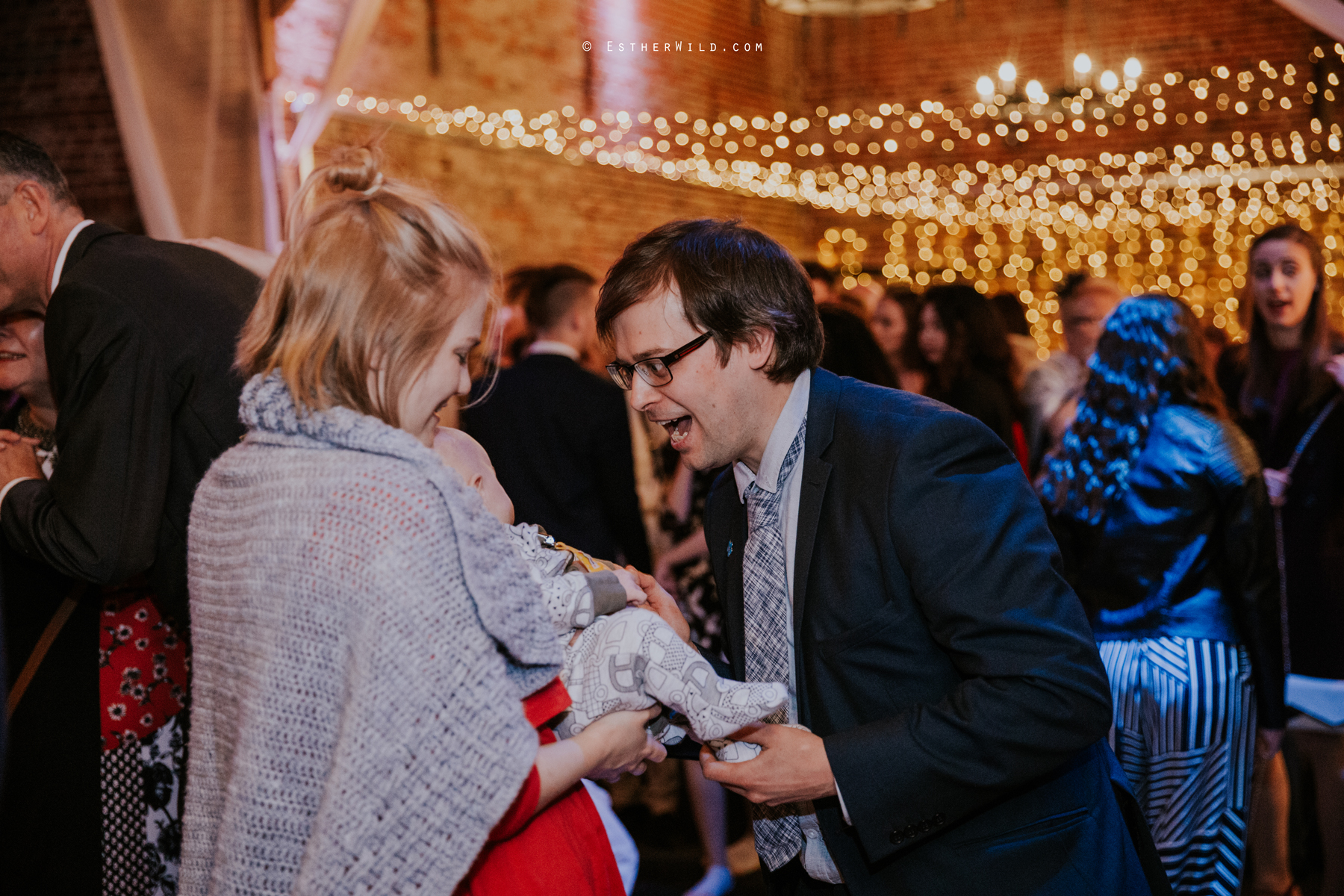 Glebe_Farm_Barn_Rustic_Norfolk_Wedding_Esther_Wild_Photographer_Copyright_IMG_2927.jpg