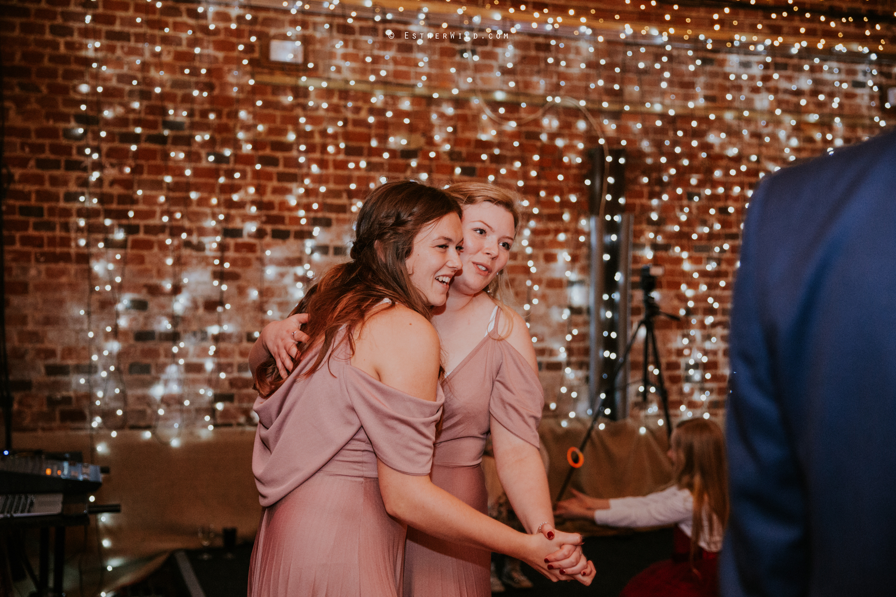 Glebe_Farm_Barn_Rustic_Norfolk_Wedding_Esther_Wild_Photographer_Copyright_IMG_2941.jpg