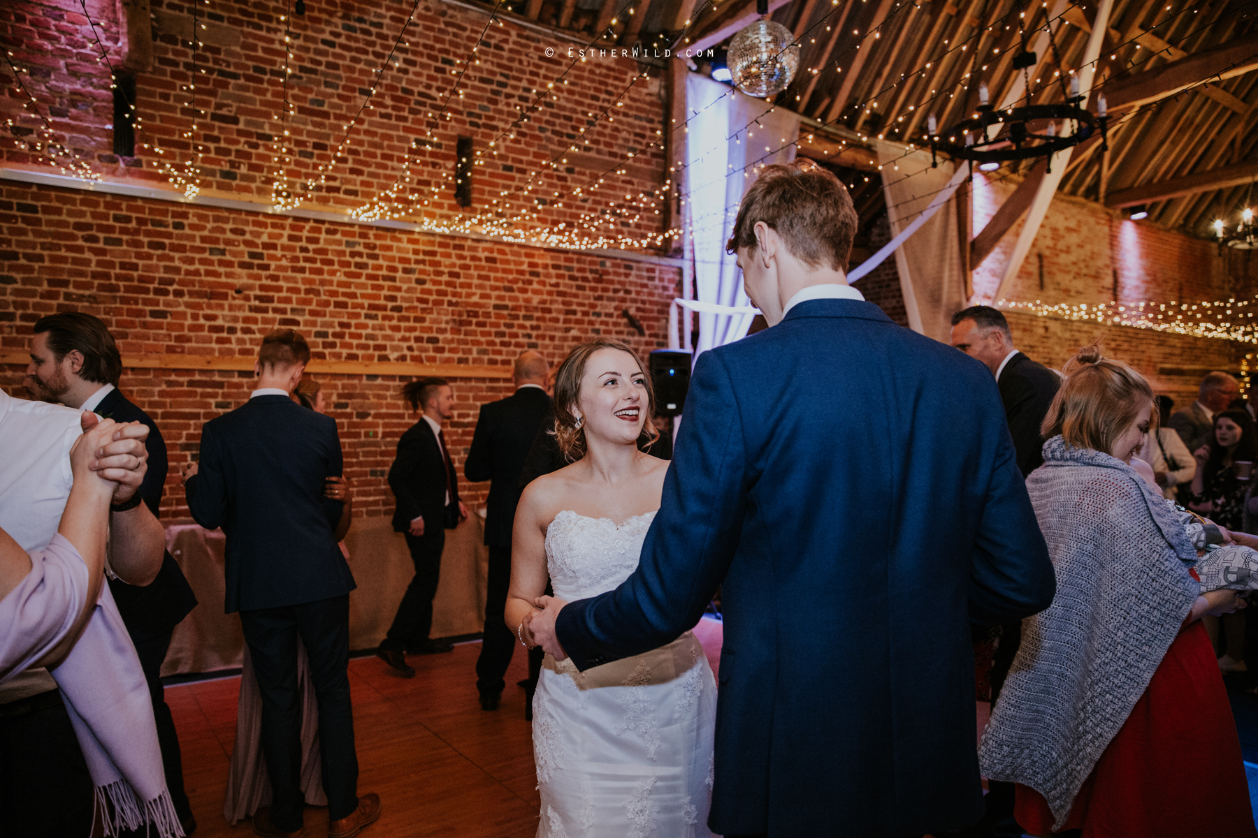 Glebe_Farm_Barn_Rustic_Norfolk_Wedding_Esther_Wild_Photographer_Copyright_IMG_2923.jpg