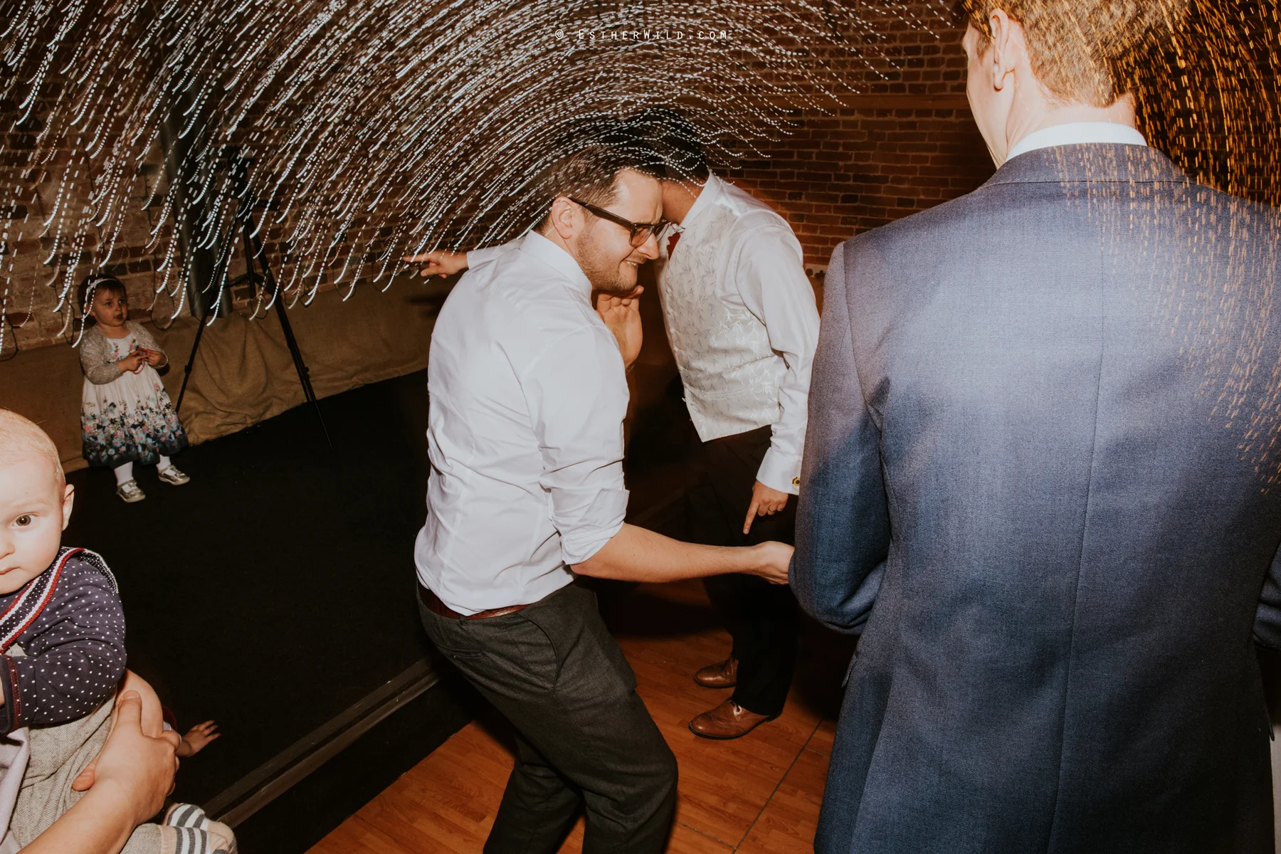 Glebe_Farm_Barn_Rustic_Norfolk_Wedding_Esther_Wild_Photographer_Copyright_IMG_3083.jpg