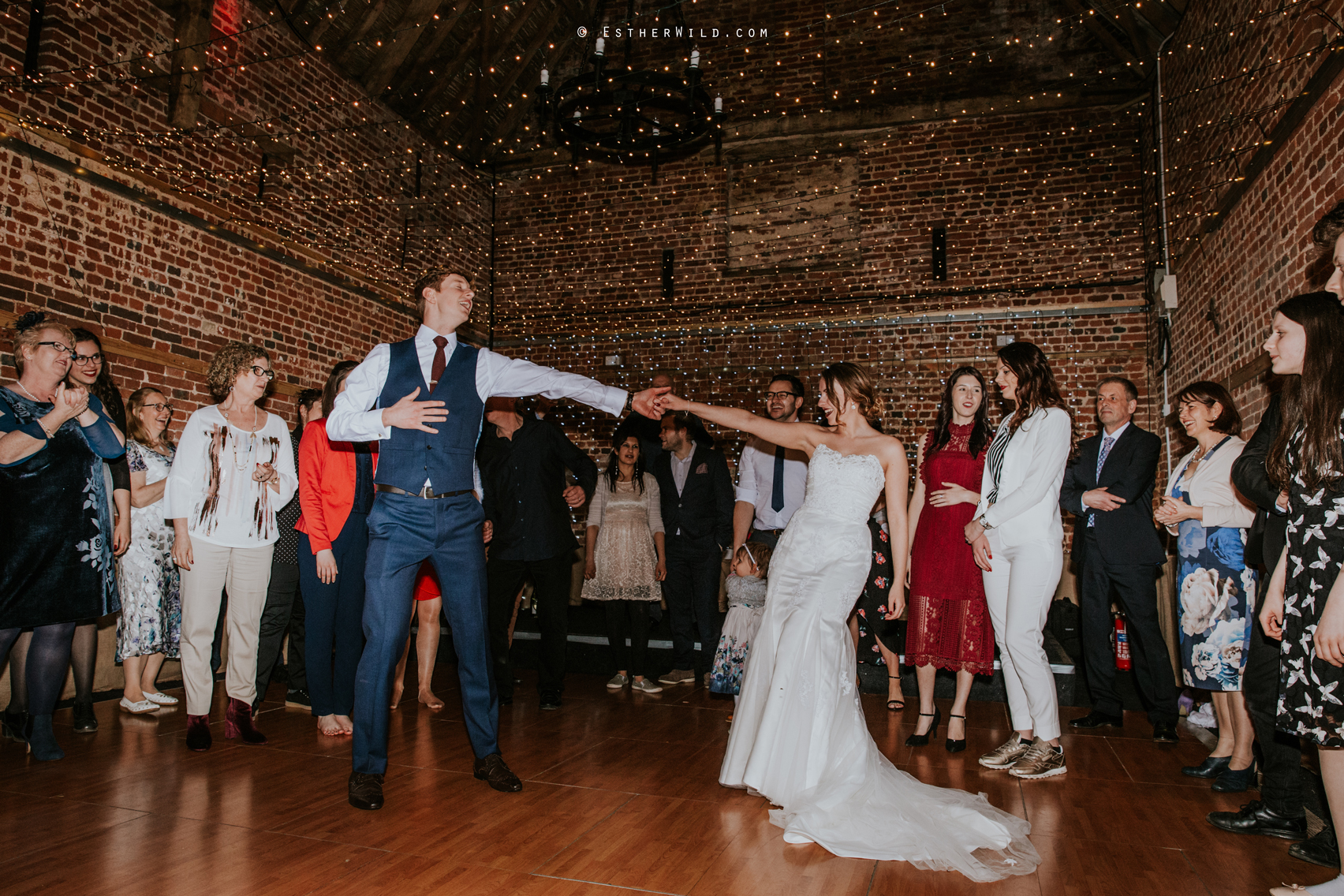 Glebe_Farm_Barn_Rustic_Norfolk_Wedding_Esther_Wild_Photographer_Copyright_IMG_3199.jpg