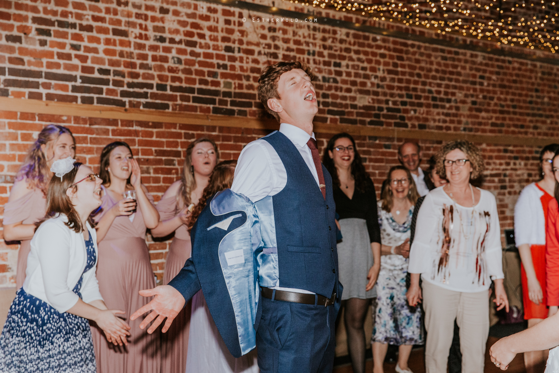 Glebe_Farm_Barn_Rustic_Norfolk_Wedding_Esther_Wild_Photographer_Copyright_IMG_3184.jpg