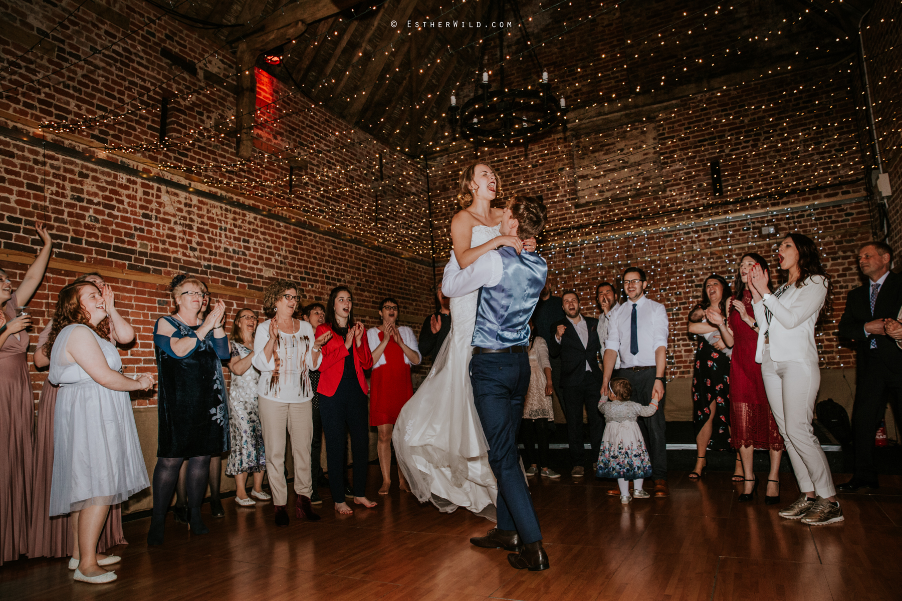 Glebe_Farm_Barn_Rustic_Norfolk_Wedding_Esther_Wild_Photographer_Copyright_IMG_3205.jpg