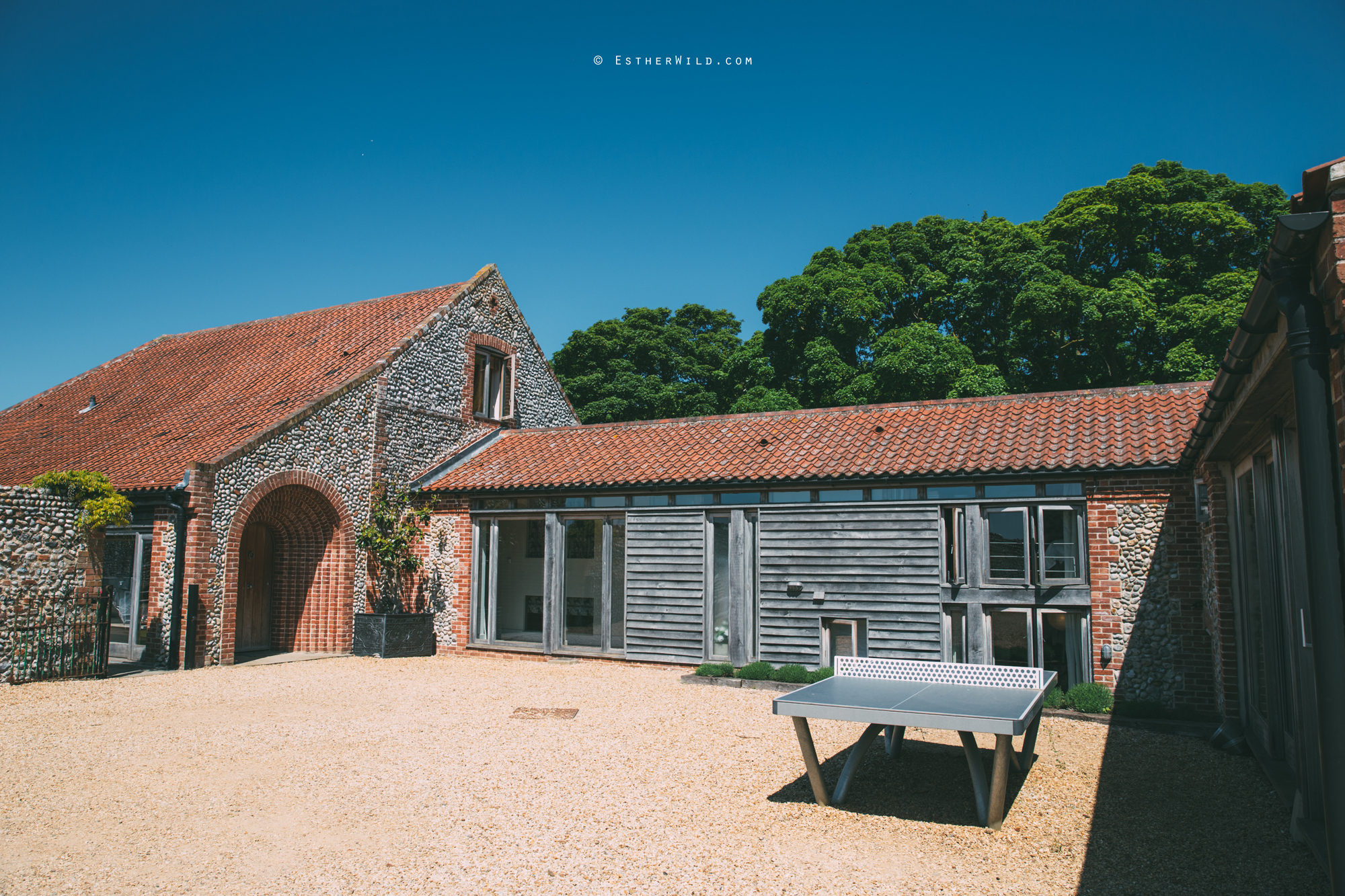 IMG_0078Cley_Barn_Drift_Norfolk_Coast_Wedding_Copyright_Esther_Wild_Photographer_.jpg