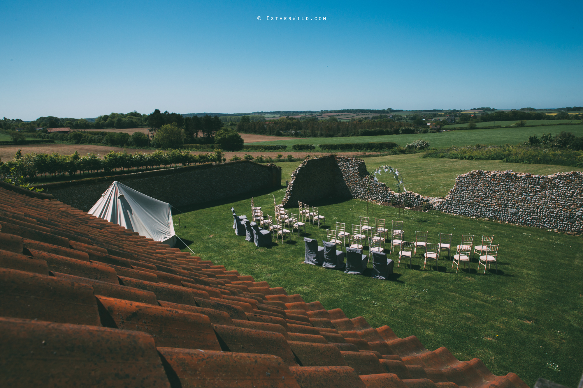 IMG_0113Cley_Barn_Drift_Norfolk_Coast_Wedding_Copyright_Esther_Wild_Photographer_.jpg