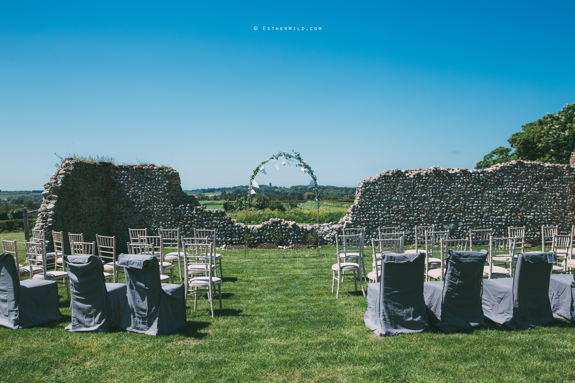 IMG_0262Cley_Barn_Drift_Norfolk_Coast_Wedding_Copyright_Esther_Wild_Photographer_.jpg