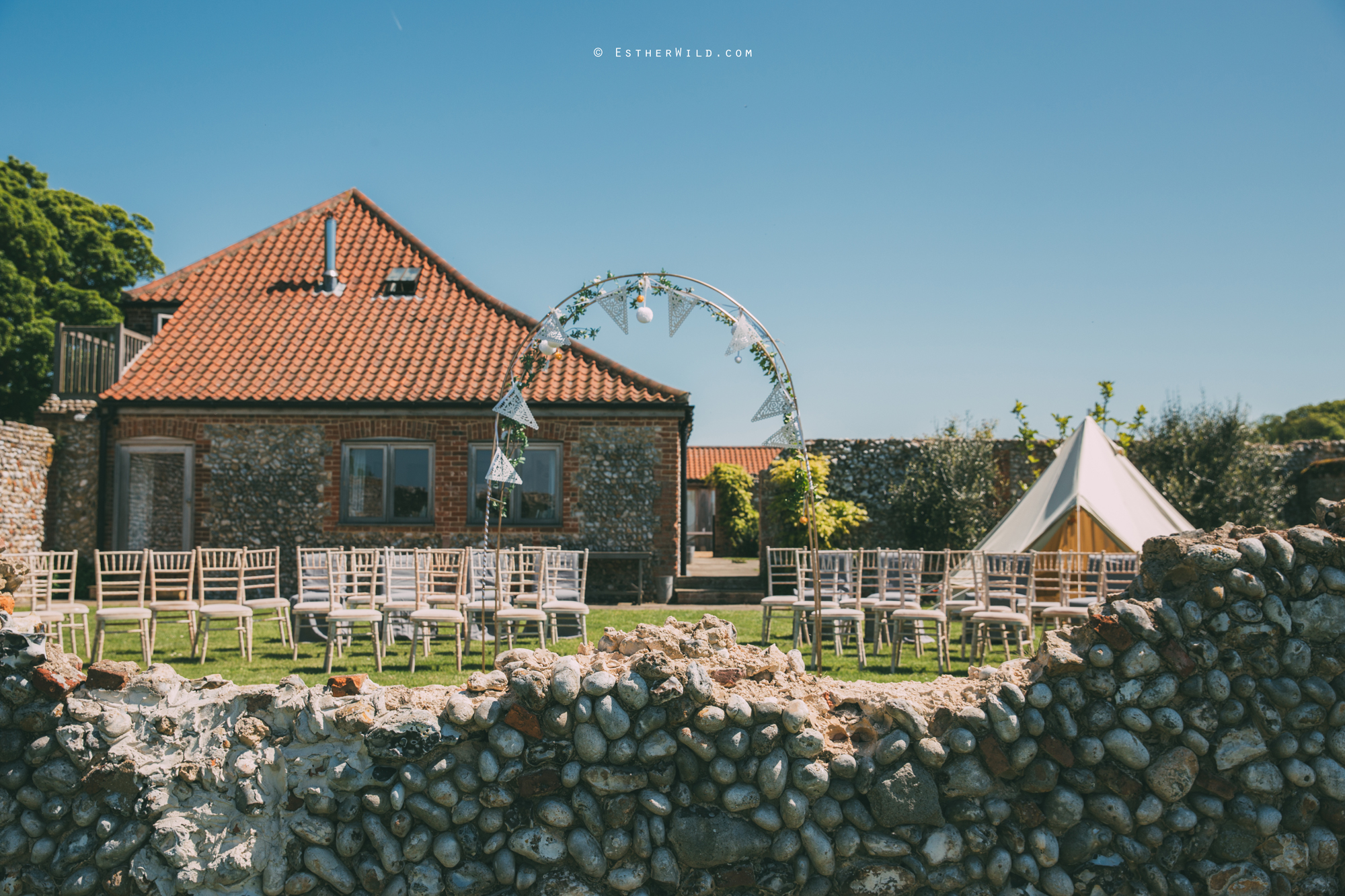 IMG_0276Cley_Barn_Drift_Norfolk_Coast_Wedding_Copyright_Esther_Wild_Photographer_.jpg