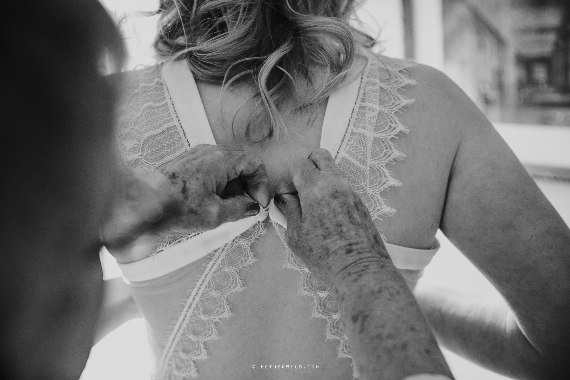 IMG_0387-2Cley_Barn_Drift_Norfolk_Coast_Wedding_Copyright_Esther_Wild_Photographer_.jpg