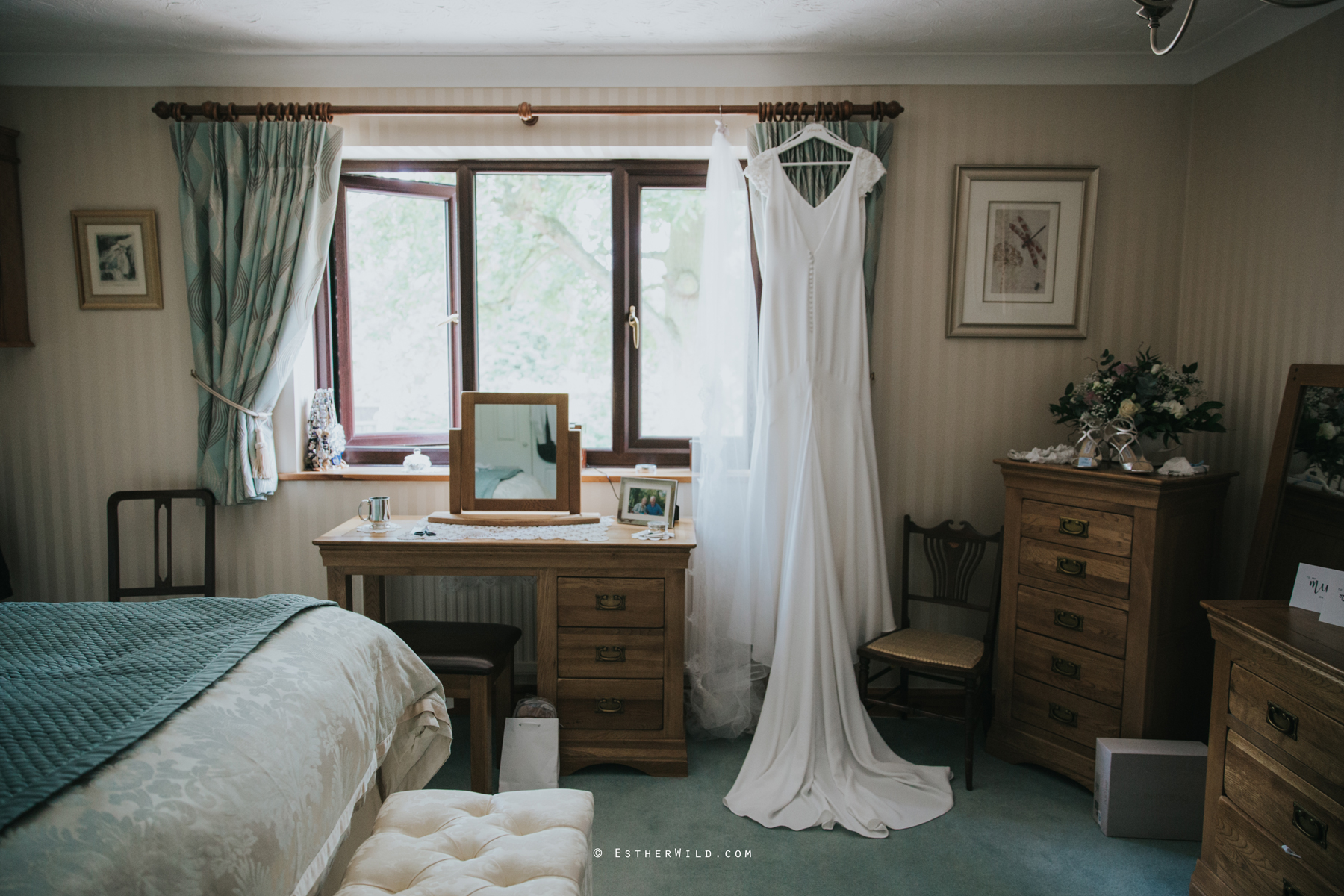 Wootton_Wedding_Copyright_Esther_Wild_Photographer_IMG_0053.jpg