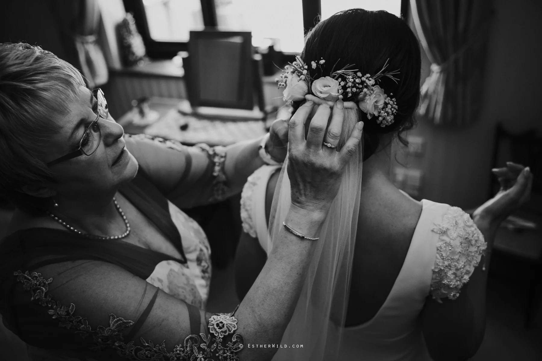 Wootton_Wedding_Copyright_Esther_Wild_Photographer_IMG_0561-2.jpg