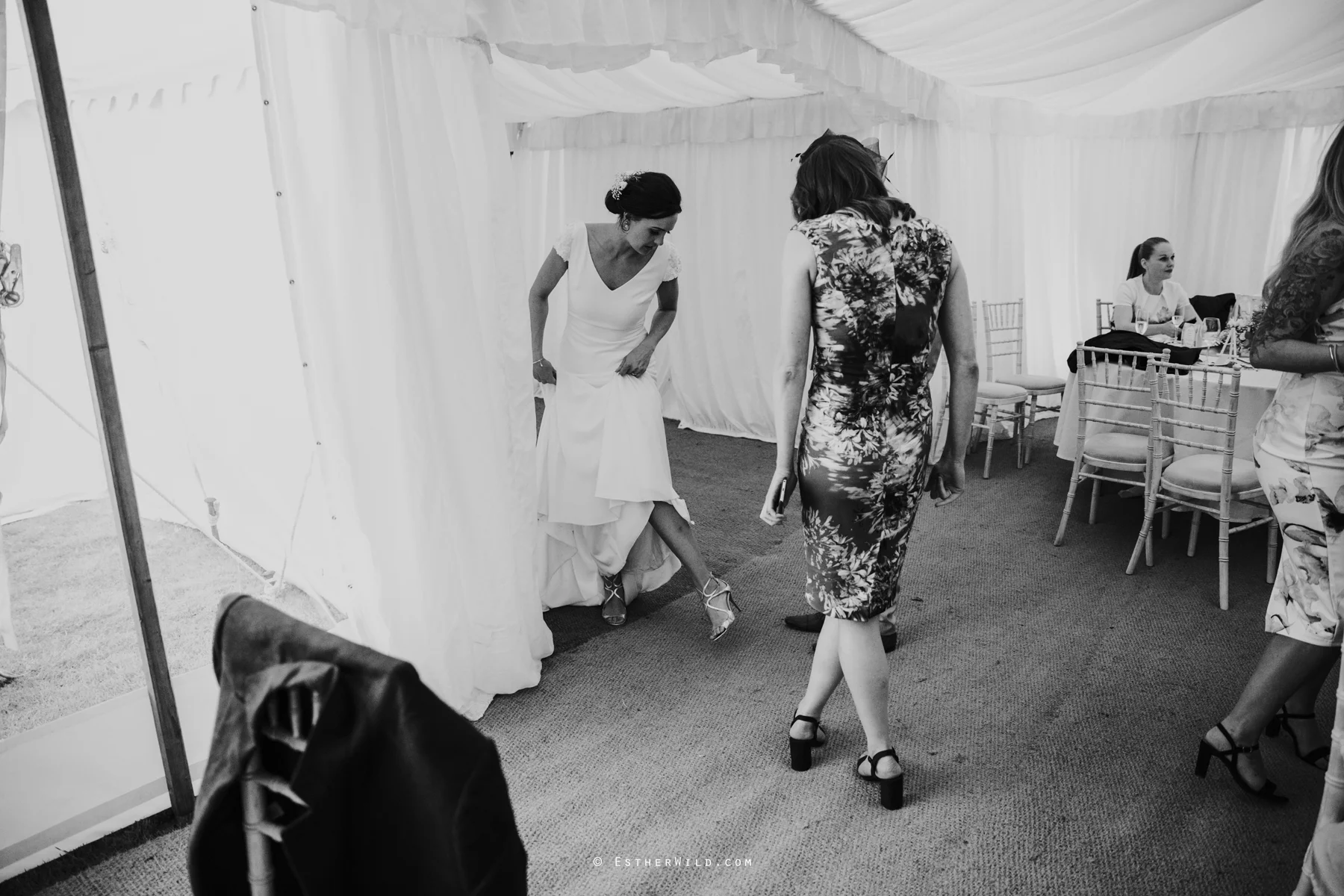 Wootton_Wedding_Copyright_Esther_Wild_Photographer_IMG_3077.jpg