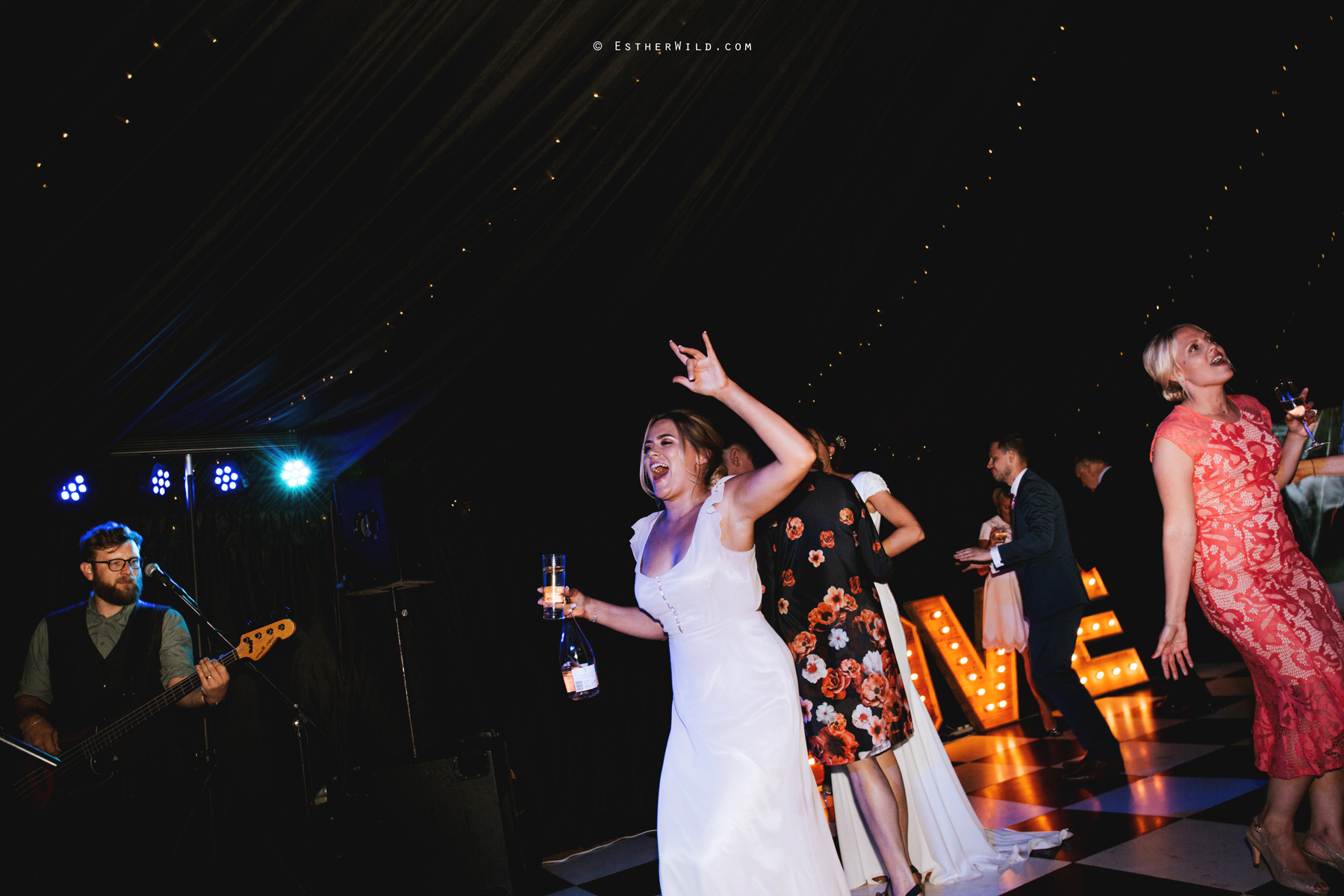 Wootton_Wedding_Copyright_Esther_Wild_Photographer_IMG_3593.jpg