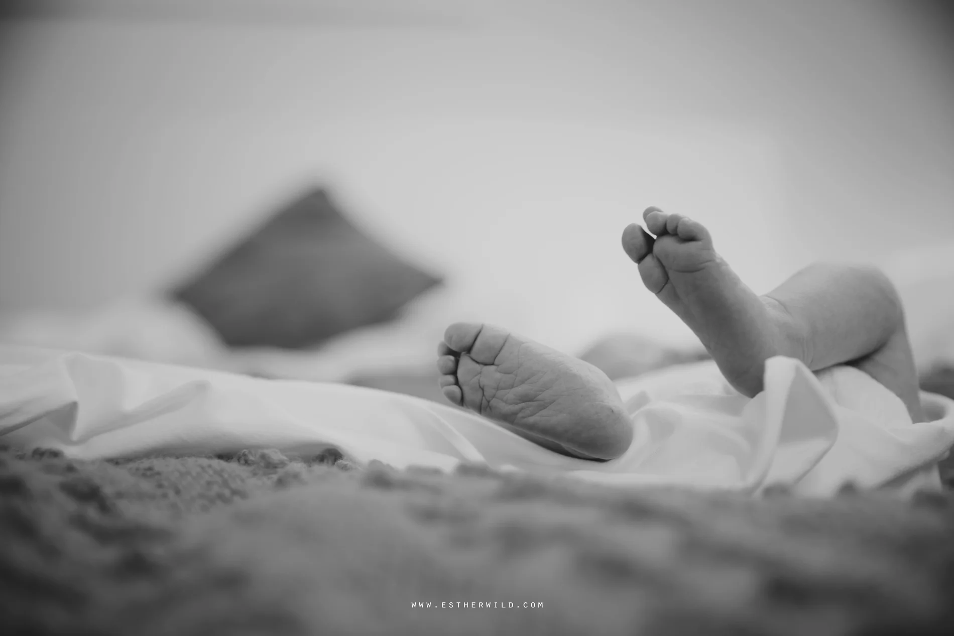 Newborn_Family_Photographer_London_Home_Lifestyle_Norfolk_3R8A3433-1.jpg