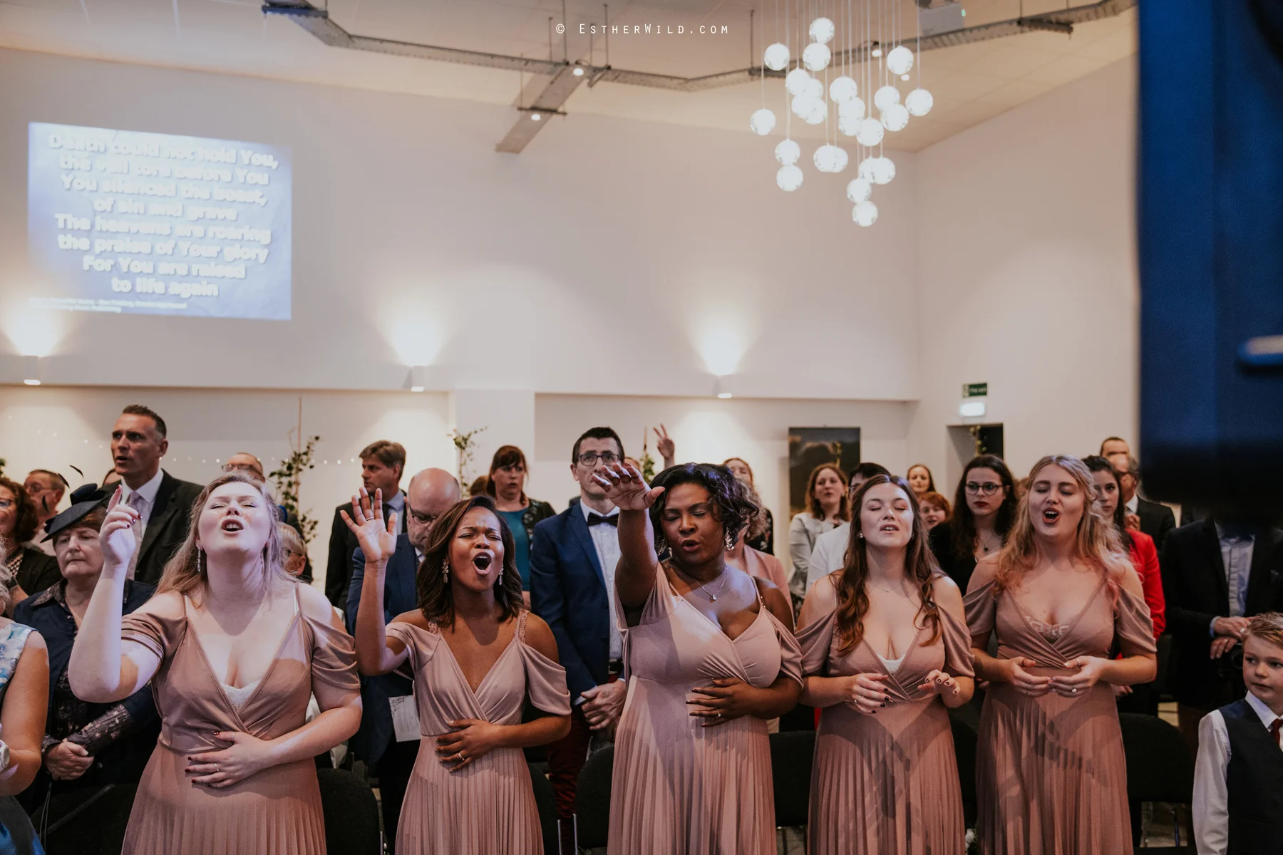 Glebe_Farm_Barn_Rustic_Norfolk_Wedding_Esther_Wild_Photographer_Copyright_IMG_0897.jpg