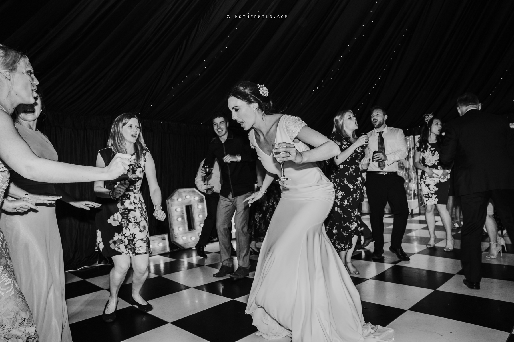 Wootton_Wedding_Copyright_Esther_Wild_Photographer_IMG_3409-2.jpg