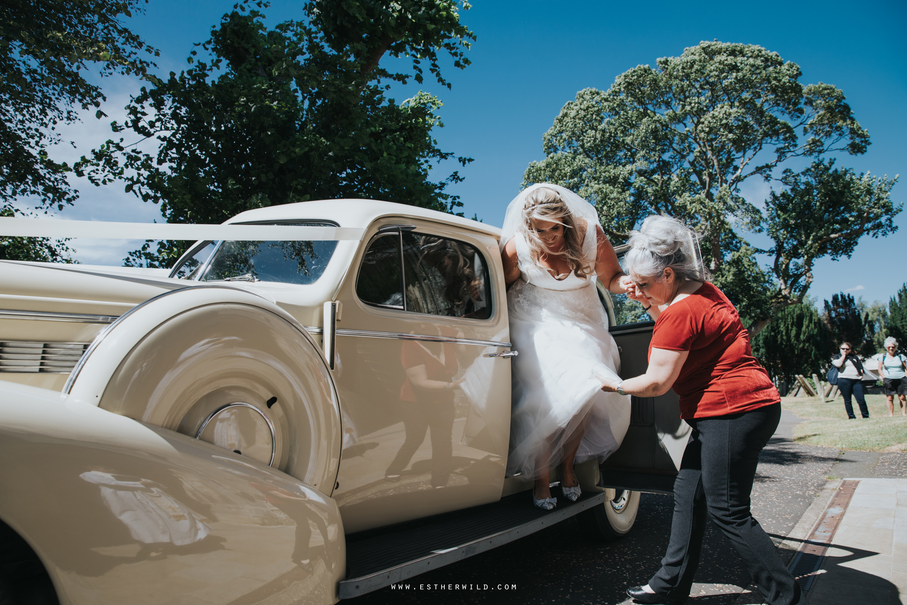 Swaffham_Wedding_Castle_Acre_Norfolk_Esther_Wild_Photographer_Wedding_Photography_3R8A0557.jpg
