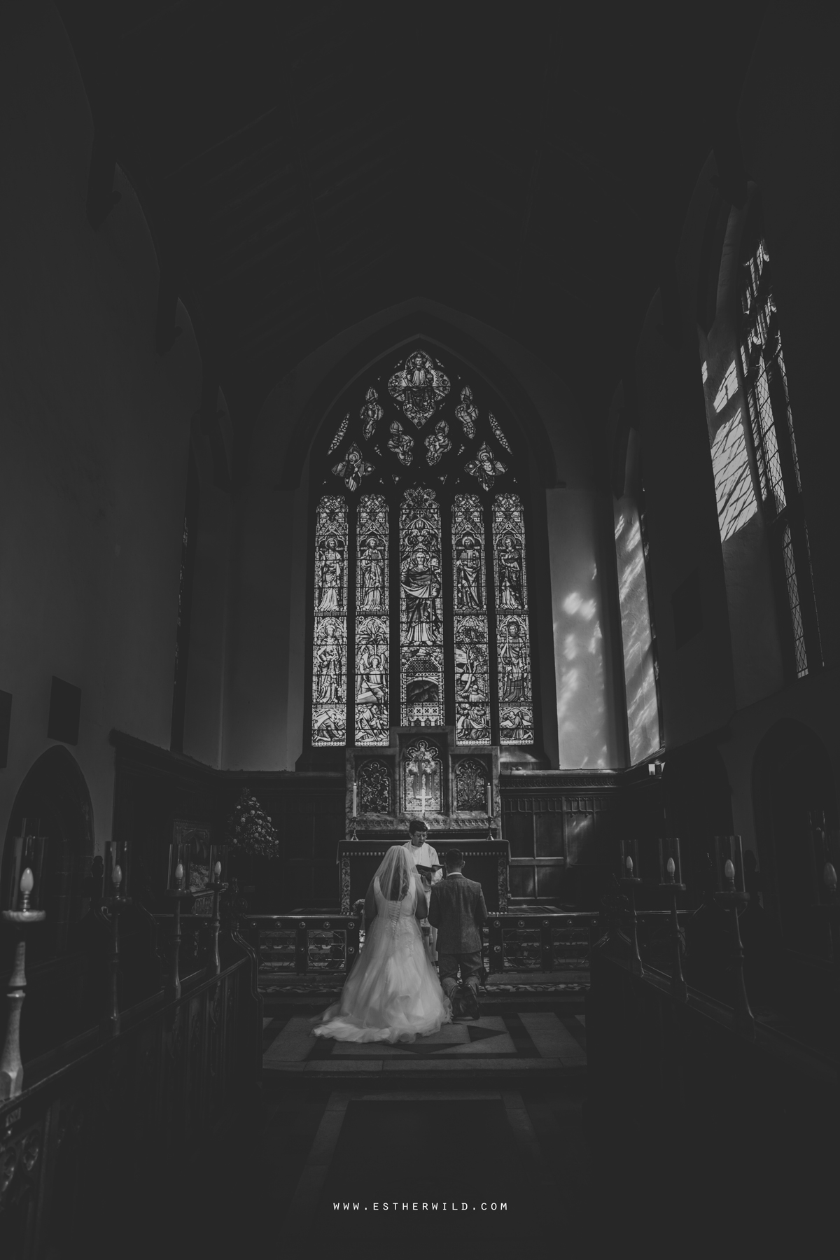 Swaffham_Wedding_Castle_Acre_Norfolk_Esther_Wild_Photographer_Wedding_Photography_3R8A0909.jpg