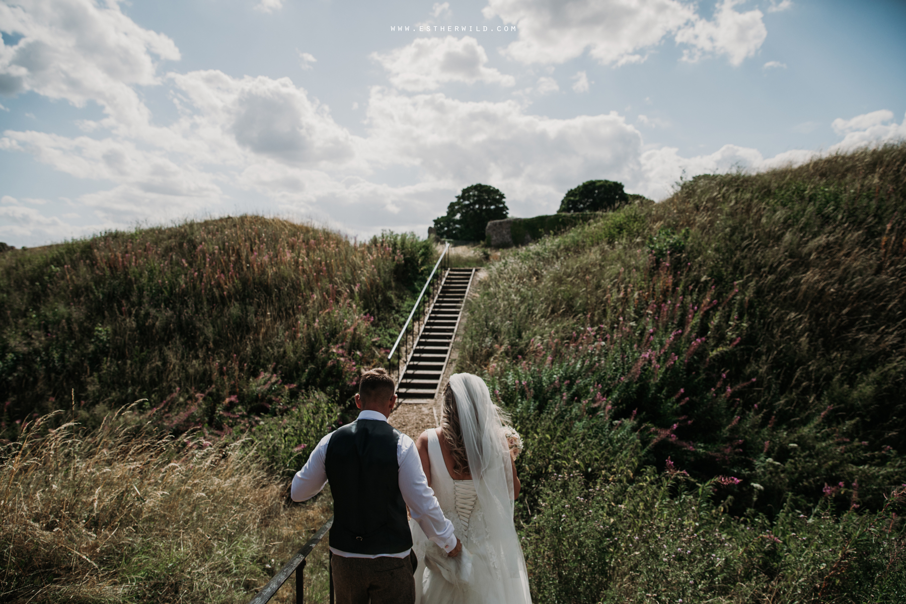 Swaffham_Wedding_Castle_Acre_Norfolk_Esther_Wild_Photographer_Wedding_Photography_3R8A1352.jpg