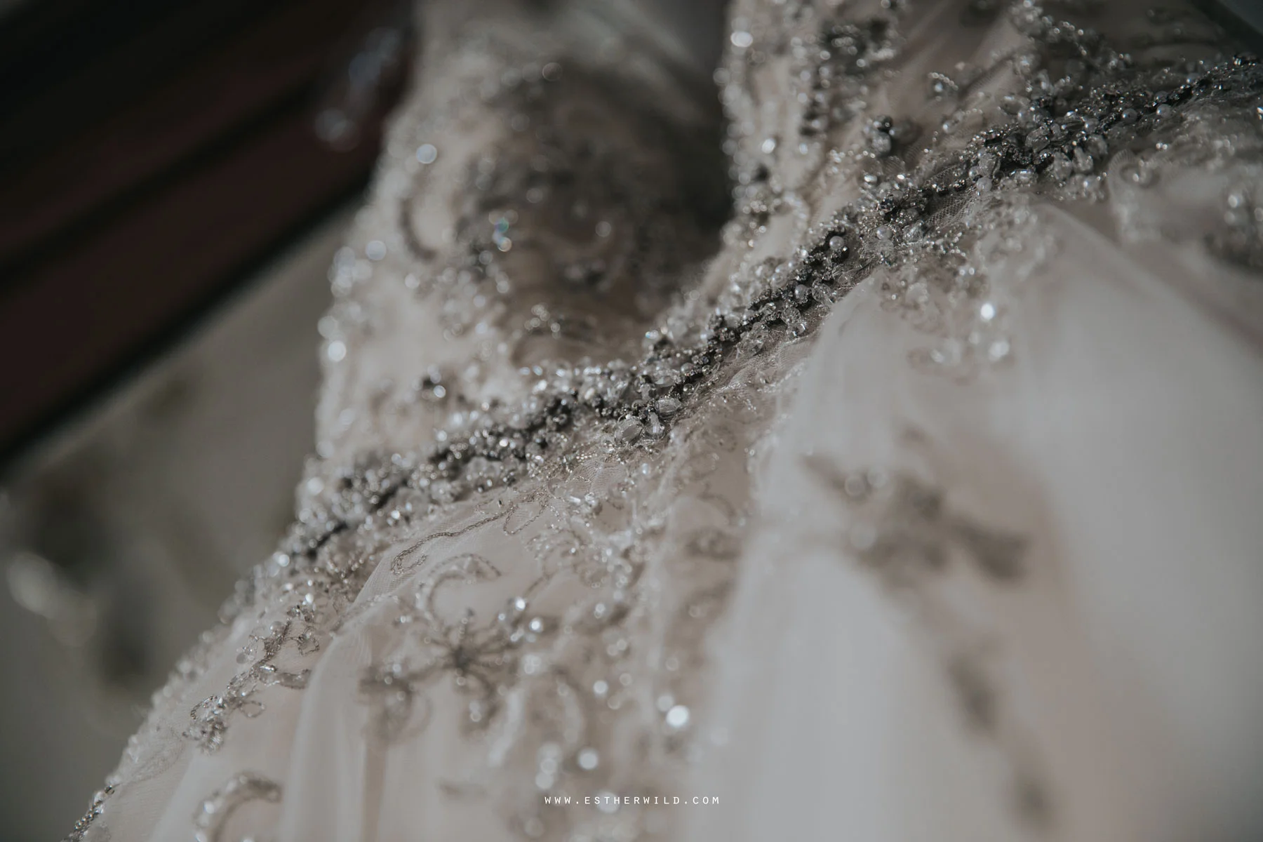 Lynford_Hall_Wedding_Thetford_Mundford_Esther_Wild_Photographer_IMG_0034.jpg