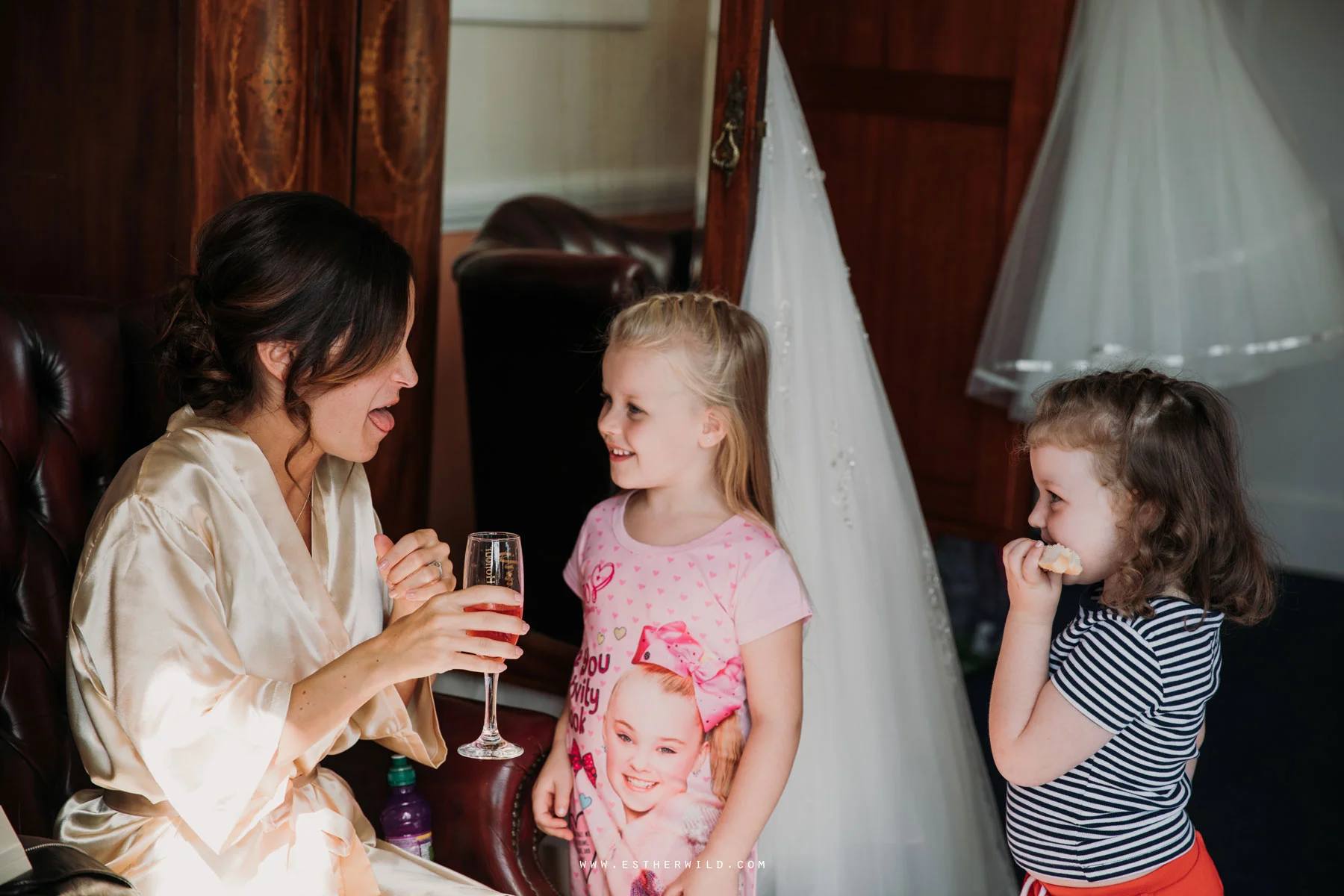 Lynford_Hall_Wedding_Thetford_Mundford_Esther_Wild_Photographer_IMG_0127.jpg