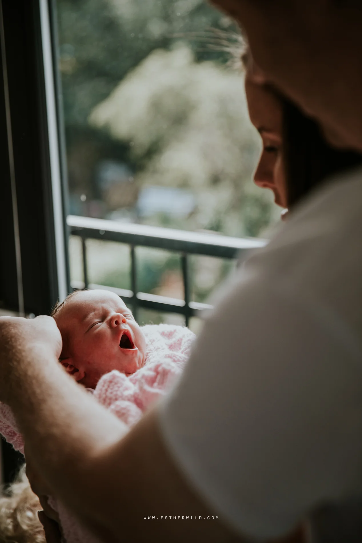 Newborn_Family_Photographer_London_Home_Lifestyle_Norfolk_3R8A3532.jpg