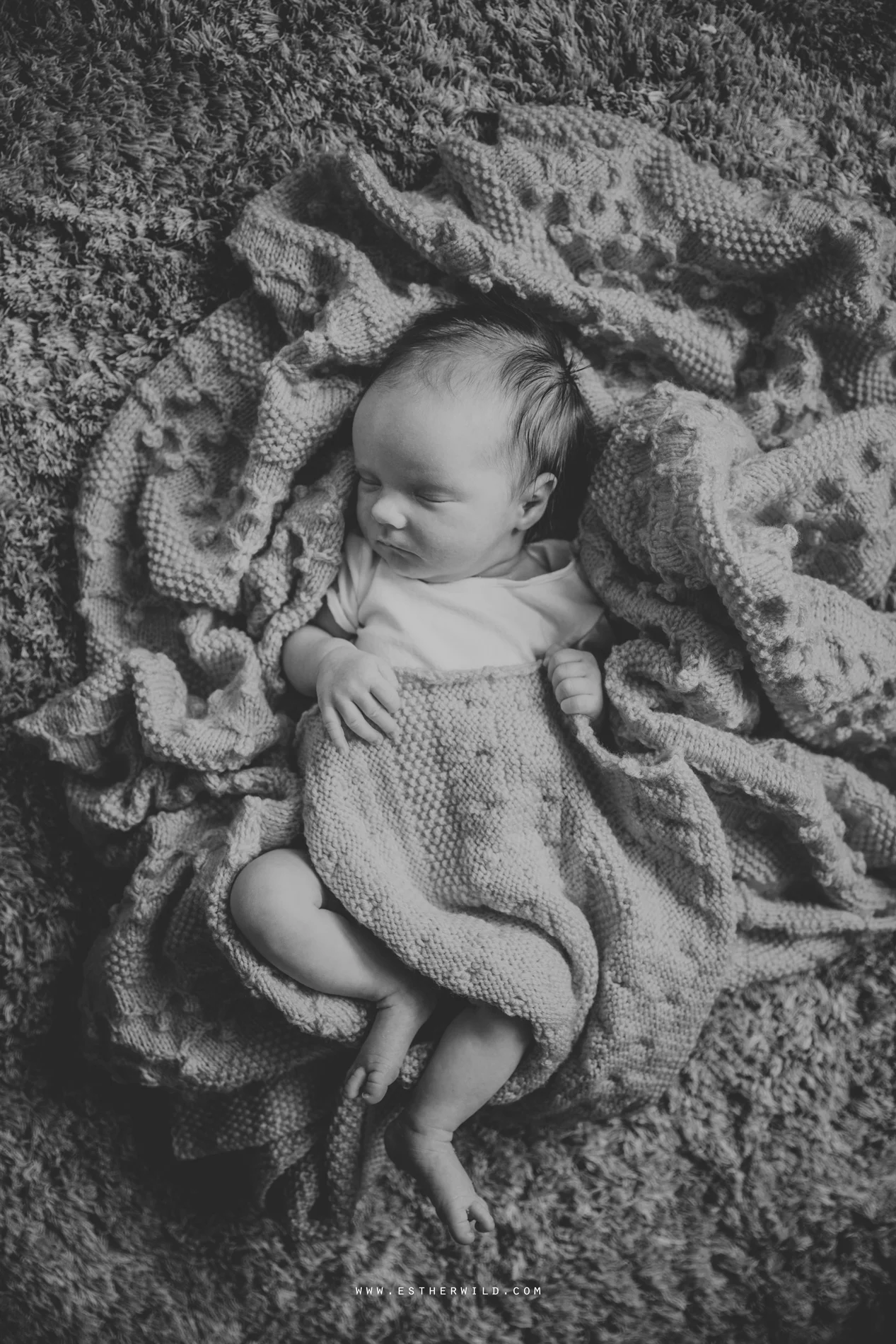 Newborn_Family_Photographer_London_Home_Lifestyle_Norfolk_3R8A4111-2.jpg
