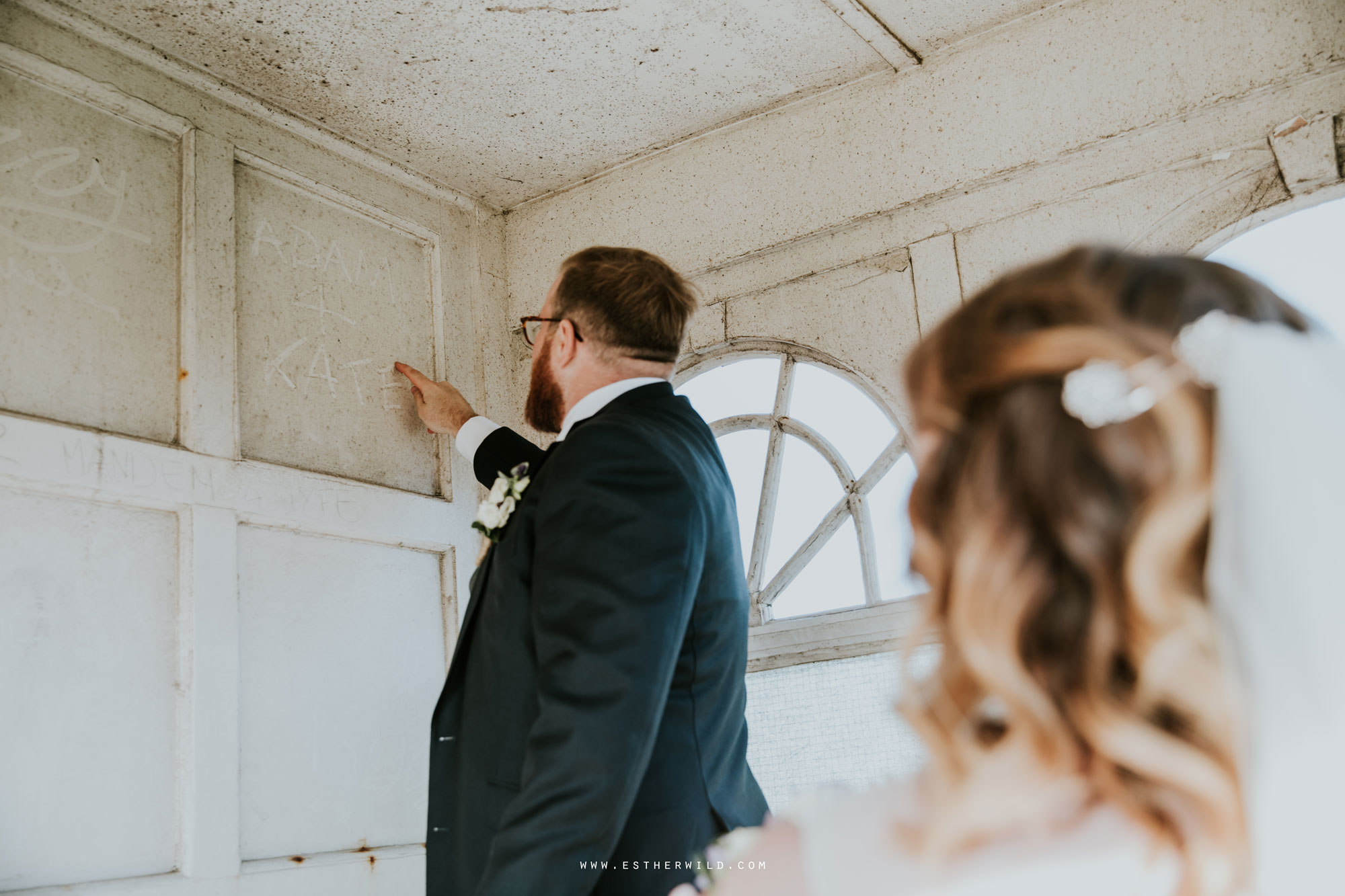 Cromer_Wedding_Beach_Outdoor_Ceremony_Norfolk_North_Lodge_Registry_Office_Rocket_House_Cafe_Cromer_Pier_IMG_4487.jpg