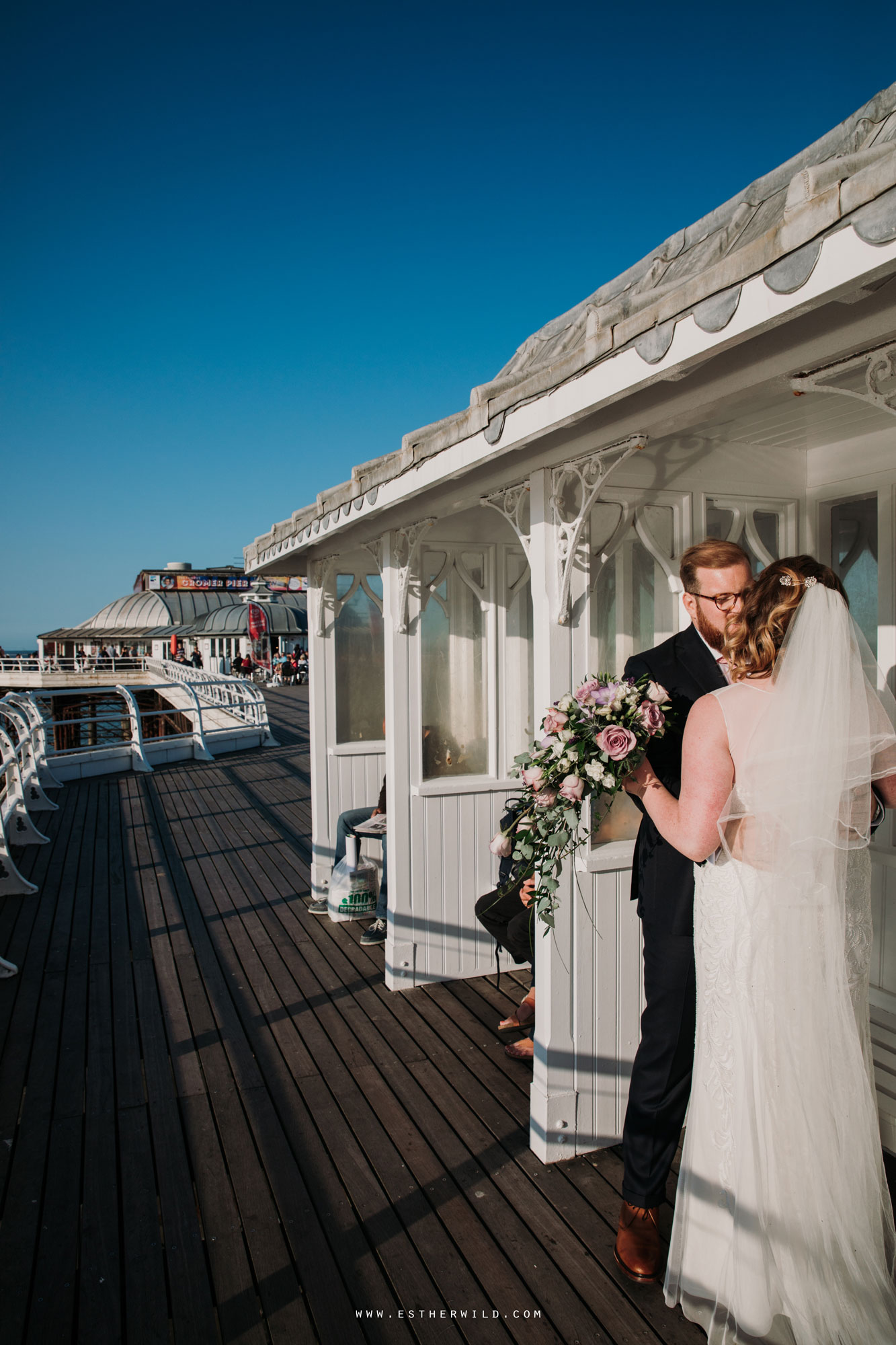 Cromer_Wedding_Beach_Outdoor_Ceremony_Norfolk_North_Lodge_Registry_Office_Rocket_House_Cafe_Cromer_Pier_IMG_4654.jpg