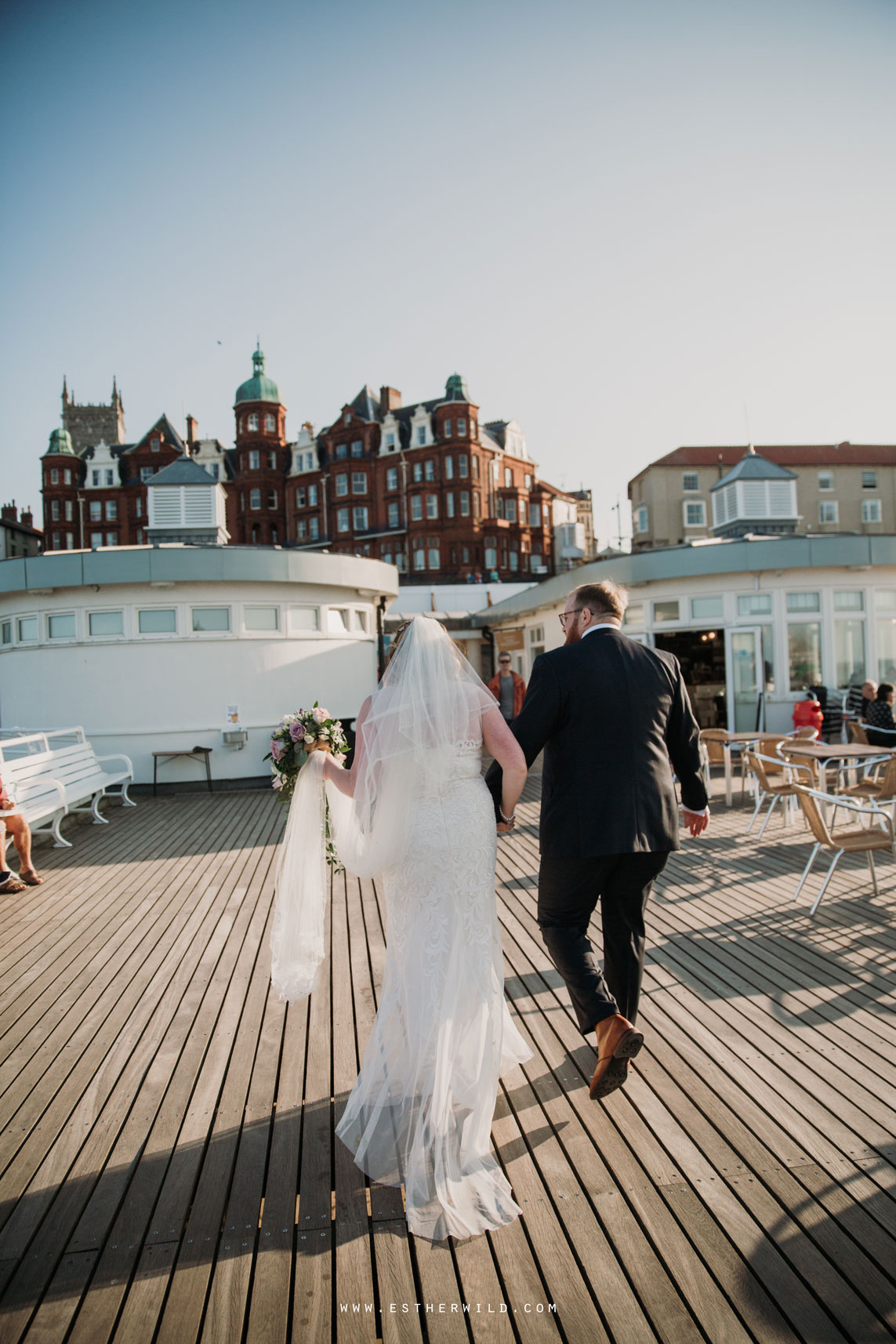 Cromer_Wedding_Beach_Outdoor_Ceremony_Norfolk_North_Lodge_Registry_Office_Rocket_House_Cafe_Cromer_Pier_IMG_4688_IMGL8410.jpg