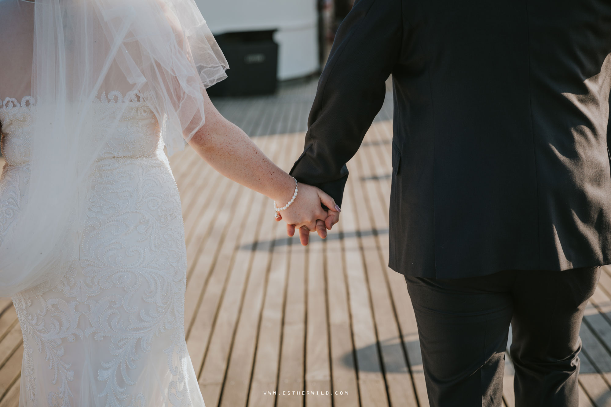 Cromer_Wedding_Beach_Outdoor_Ceremony_Norfolk_North_Lodge_Registry_Office_Rocket_House_Cafe_Cromer_Pier_IMG_4687.jpg