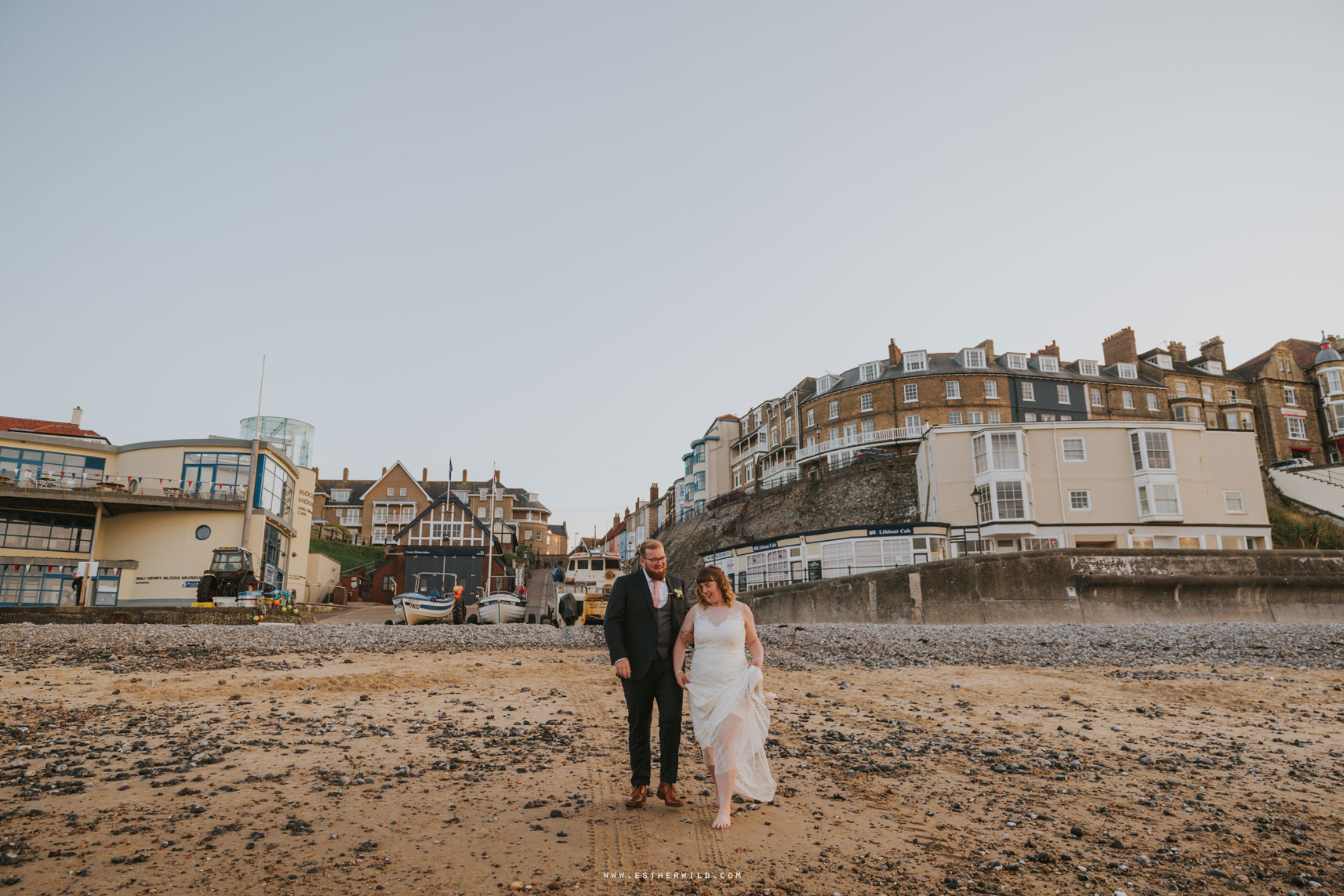 Cromer_Wedding_Beach_Outdoor_Ceremony_Norfolk_North_Lodge_Registry_Office_Rocket_House_Cafe_Cromer_Pier_IMG_4974_IMGL8500.jpg