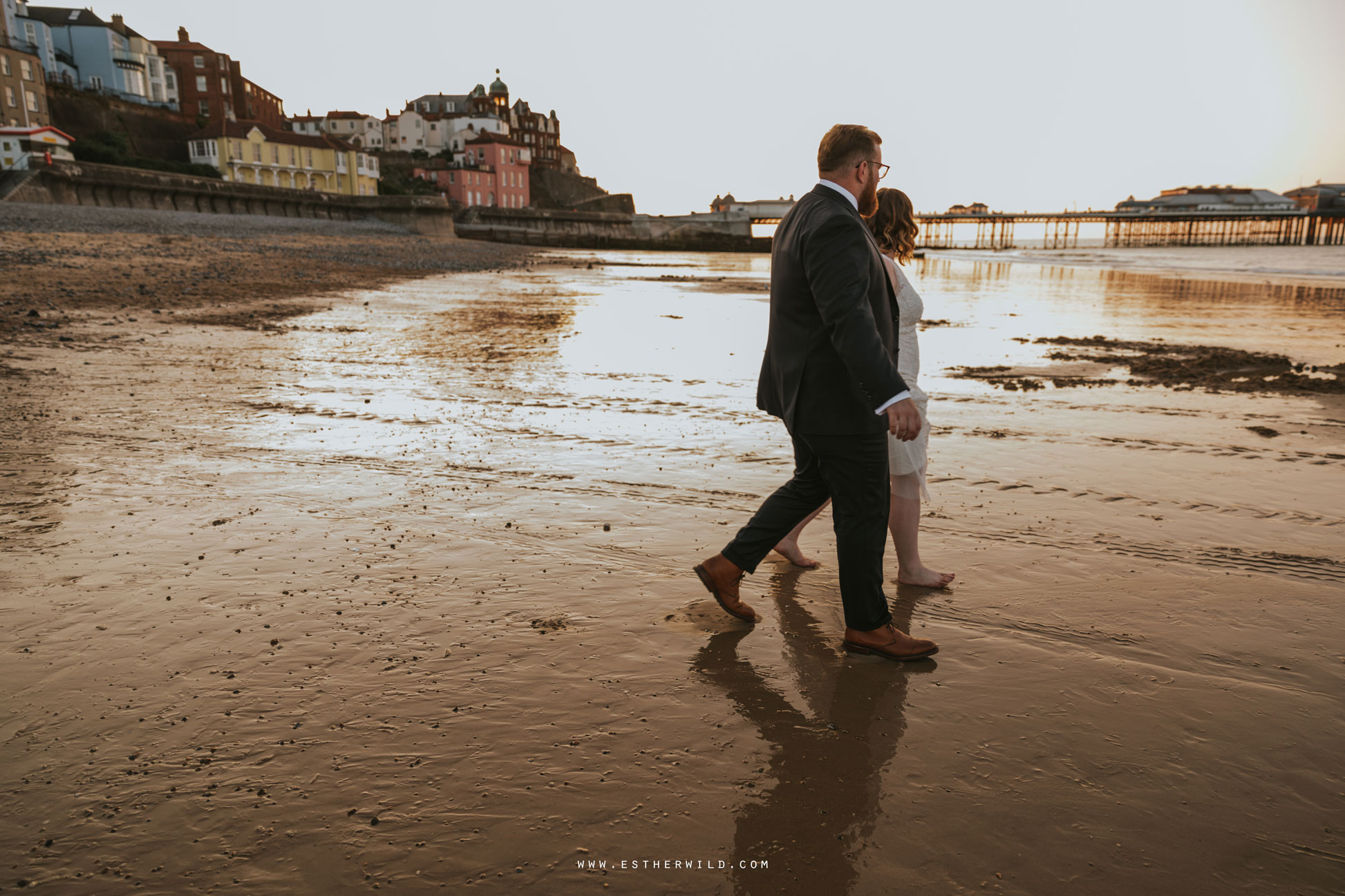Cromer_Wedding_Beach_Outdoor_Ceremony_Norfolk_North_Lodge_Registry_Office_Rocket_House_Cafe_Cromer_Pier_IMG_4982.jpg