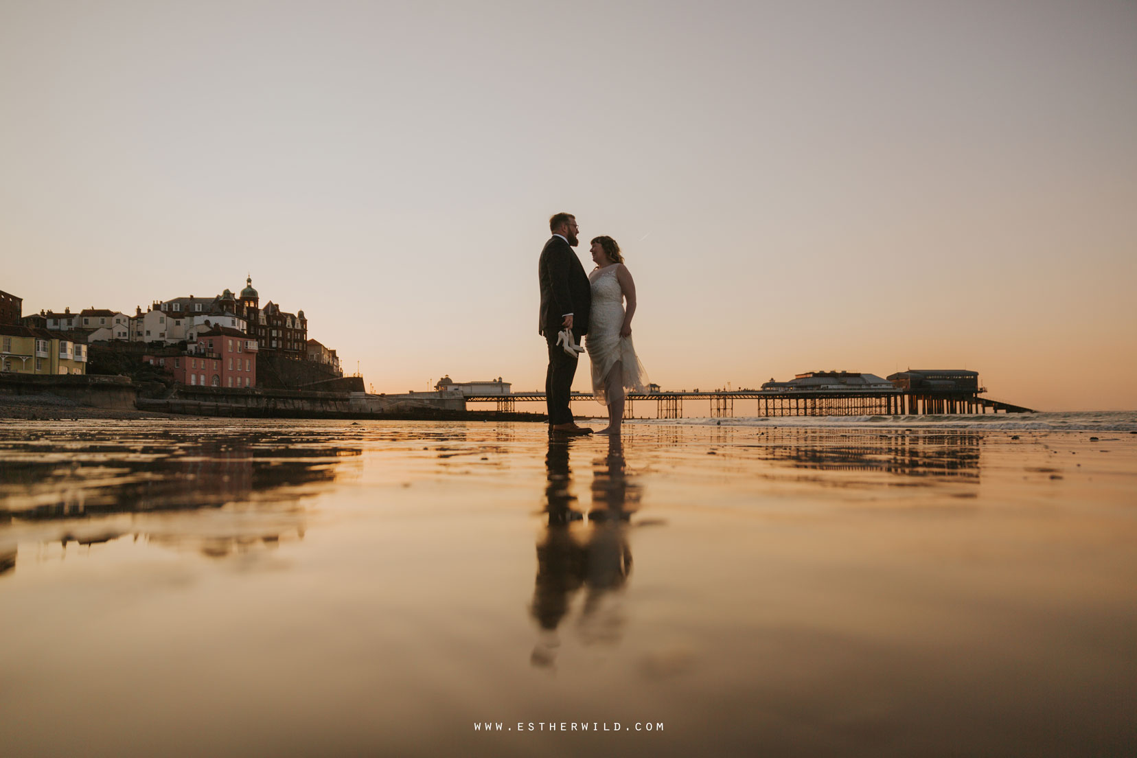 Cromer_Wedding_Beach_Outdoor_Ceremony_Norfolk_North_Lodge_Registry_Office_Rocket_House_Cafe_Cromer_Pier_IMG_5006_IMGL8508.jpg