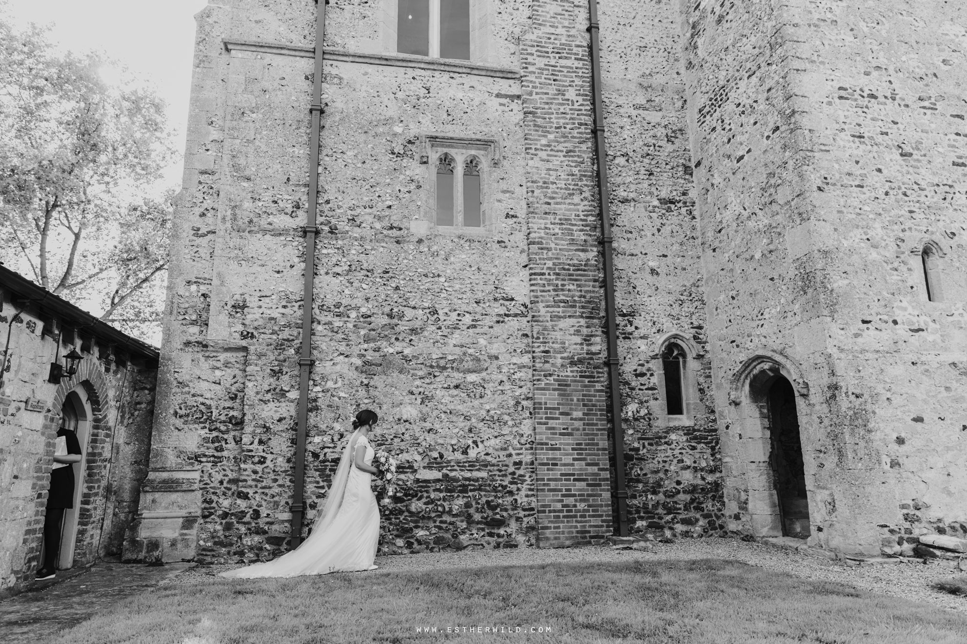 Pentney_Abbey_Wedding_Kings_Lynn_Norfolk_Esther_Wild_Wedding_Photography_IMG_0479.jpg